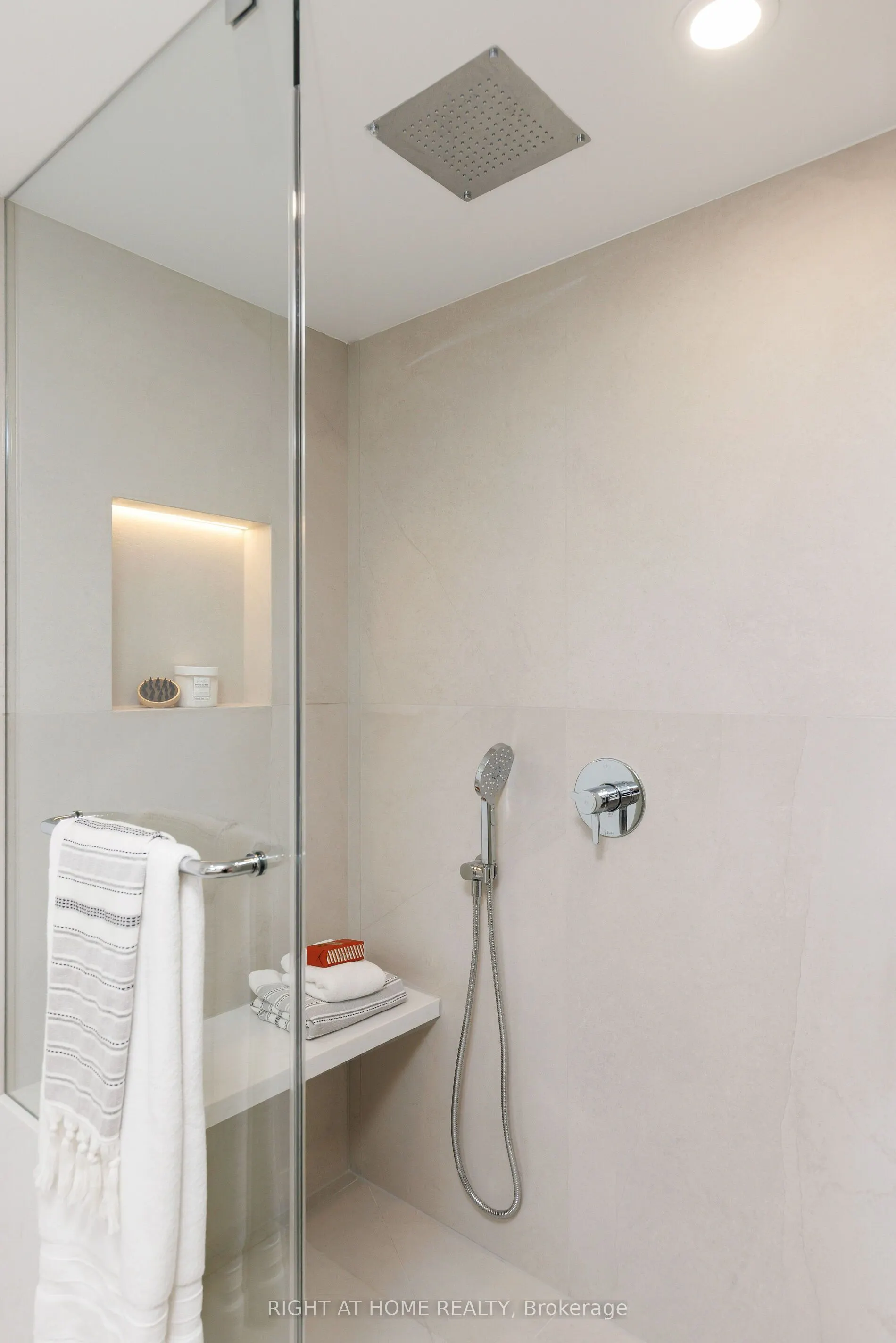 130 Carlton Street E, #1403