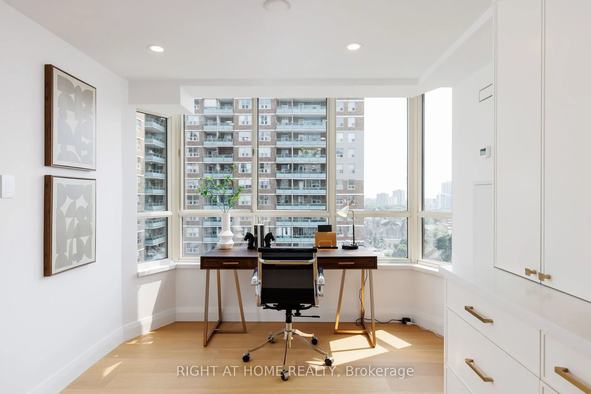 130 Carlton Street E, #1403