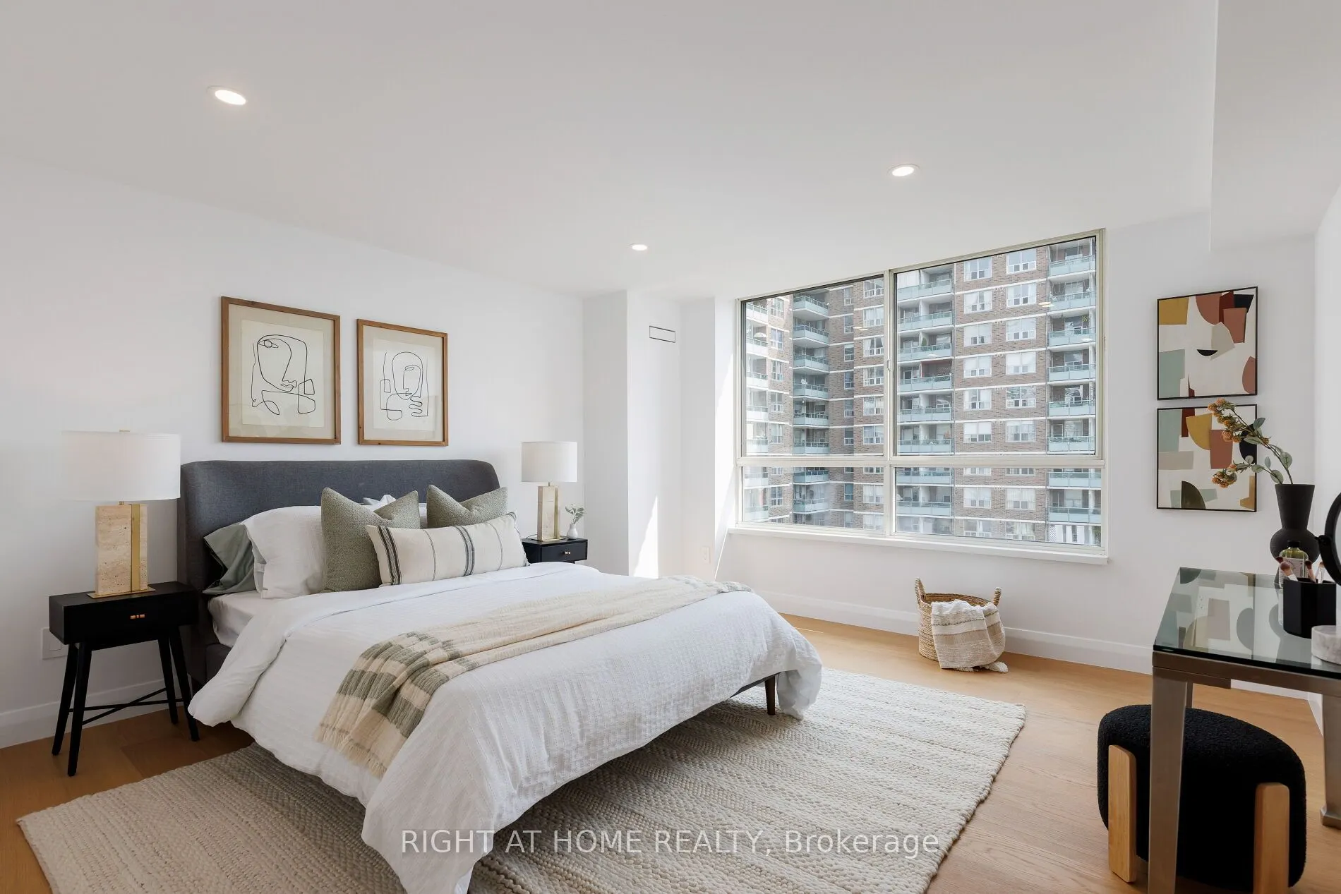 130 Carlton Street E, #1403