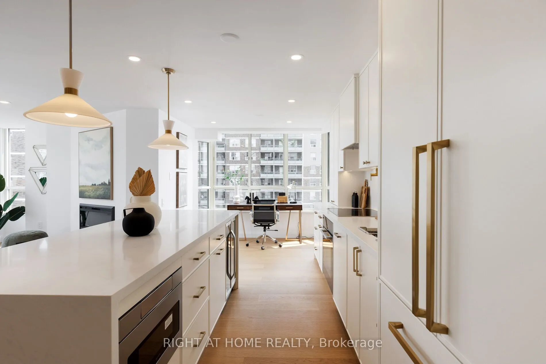 130 Carlton Street E, #1403