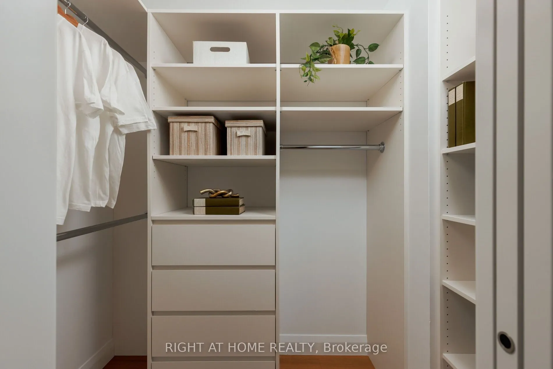 130 Carlton Street E, #1403