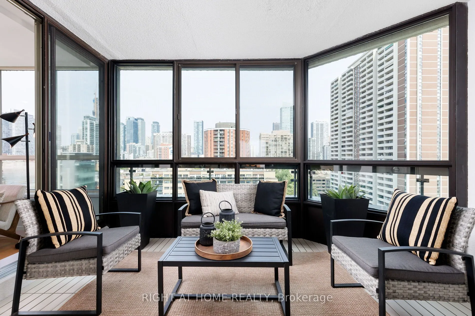 130 Carlton Street E, #1403