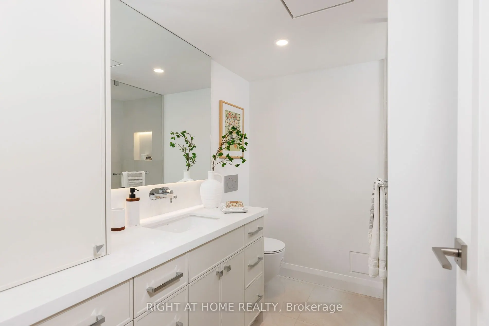 130 Carlton Street E, #1403