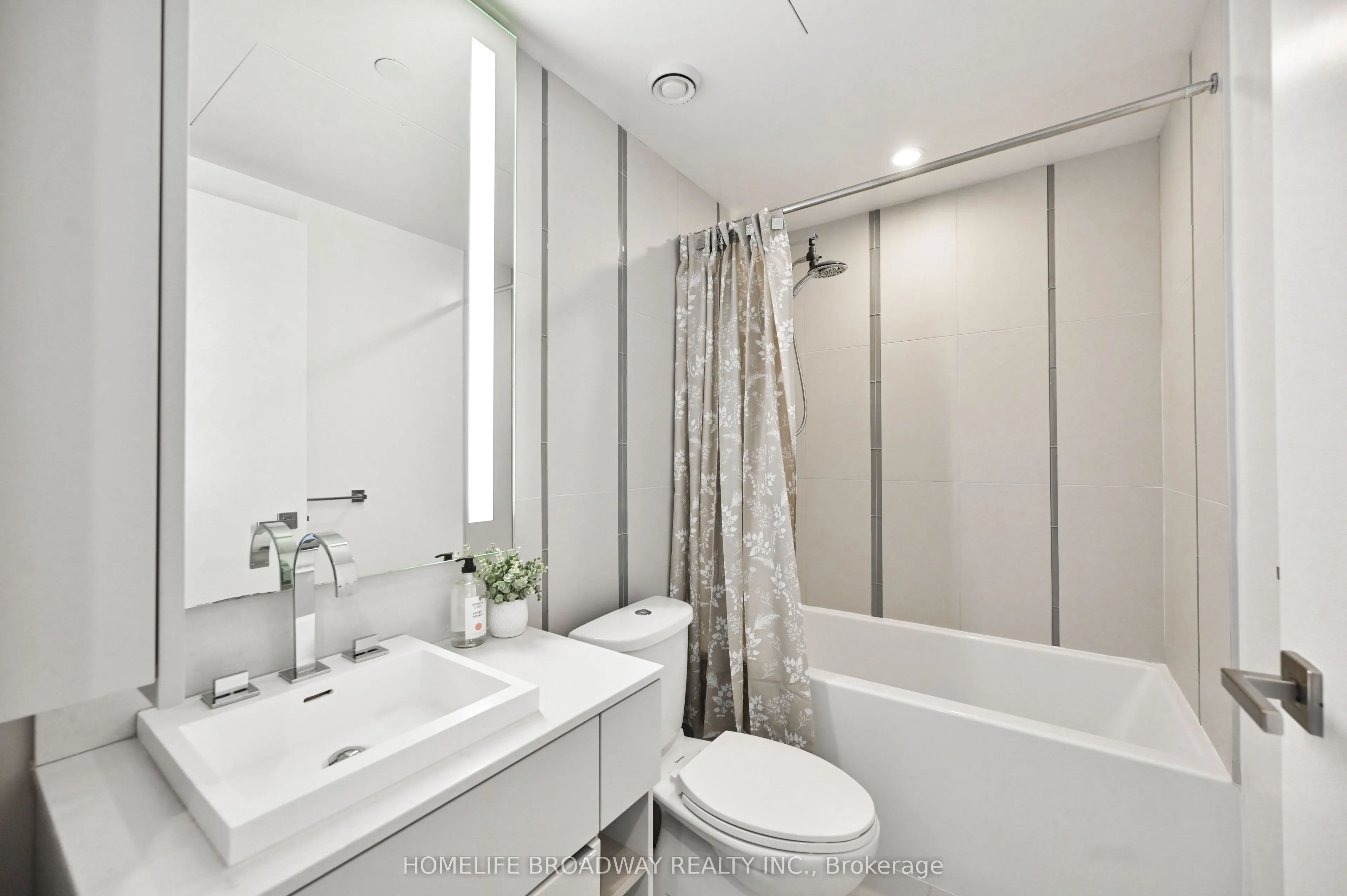 101 Peter Street, #1116