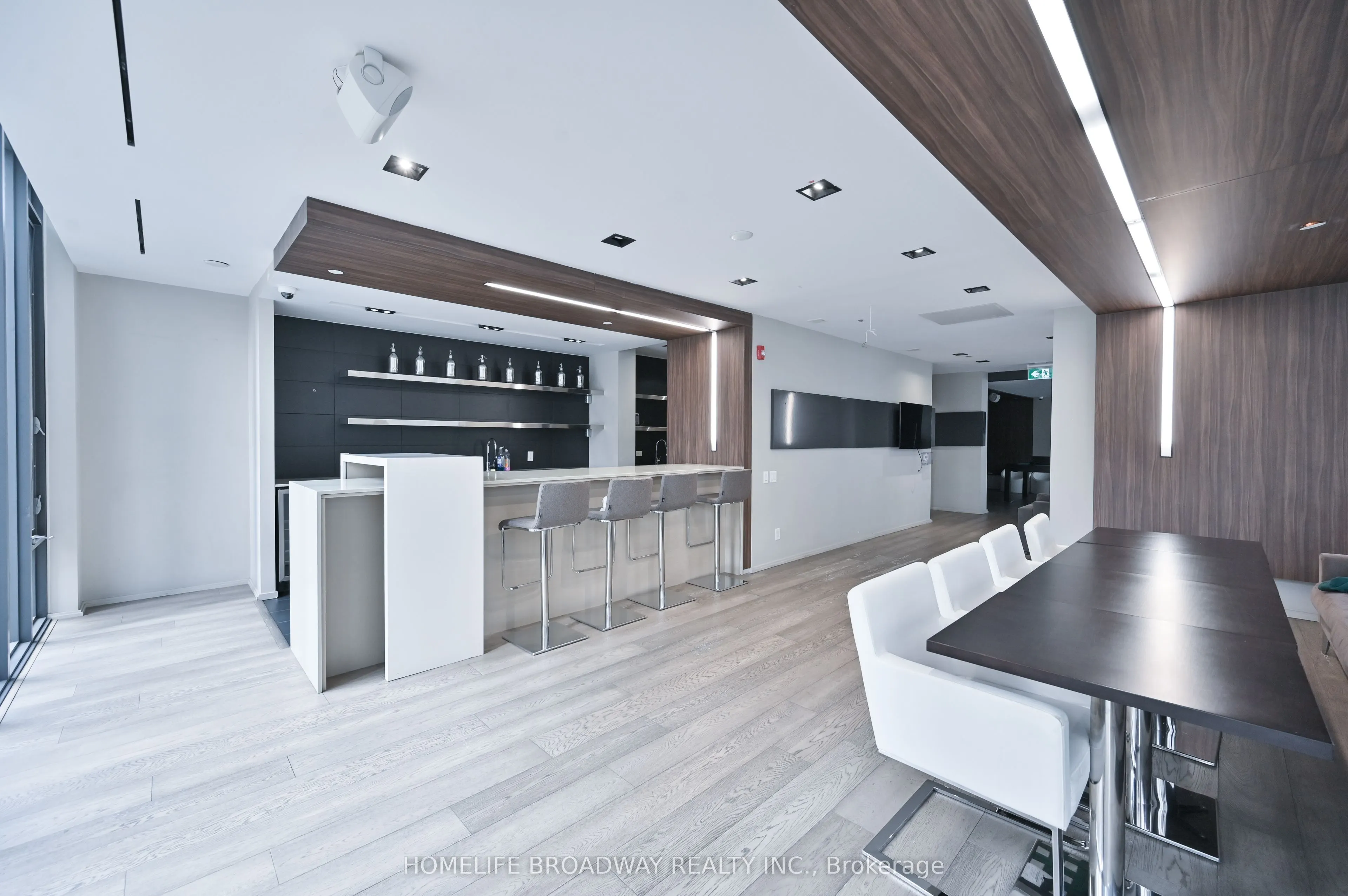 101 Peter Street, #1116
