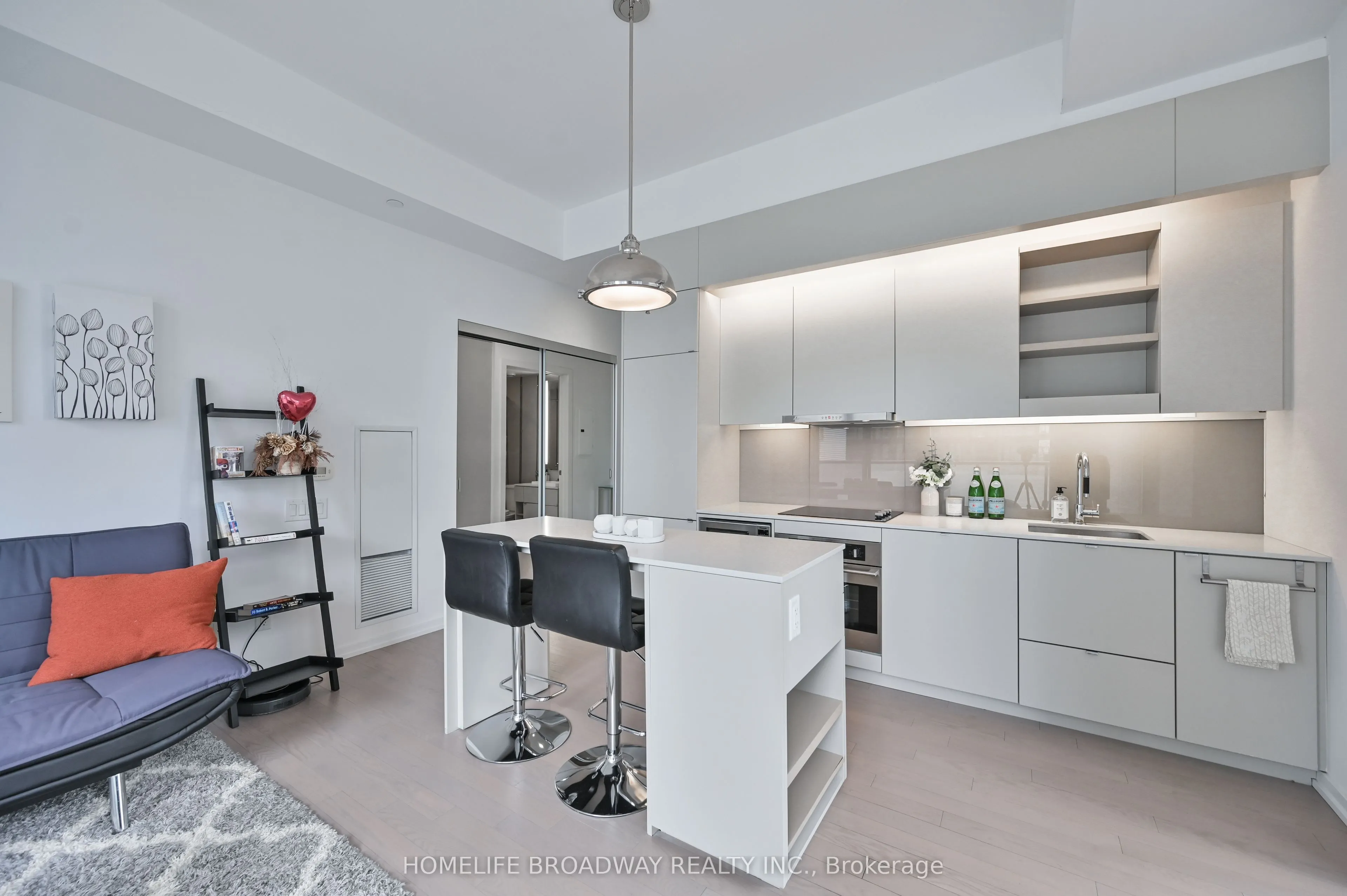 101 Peter Street, #1116