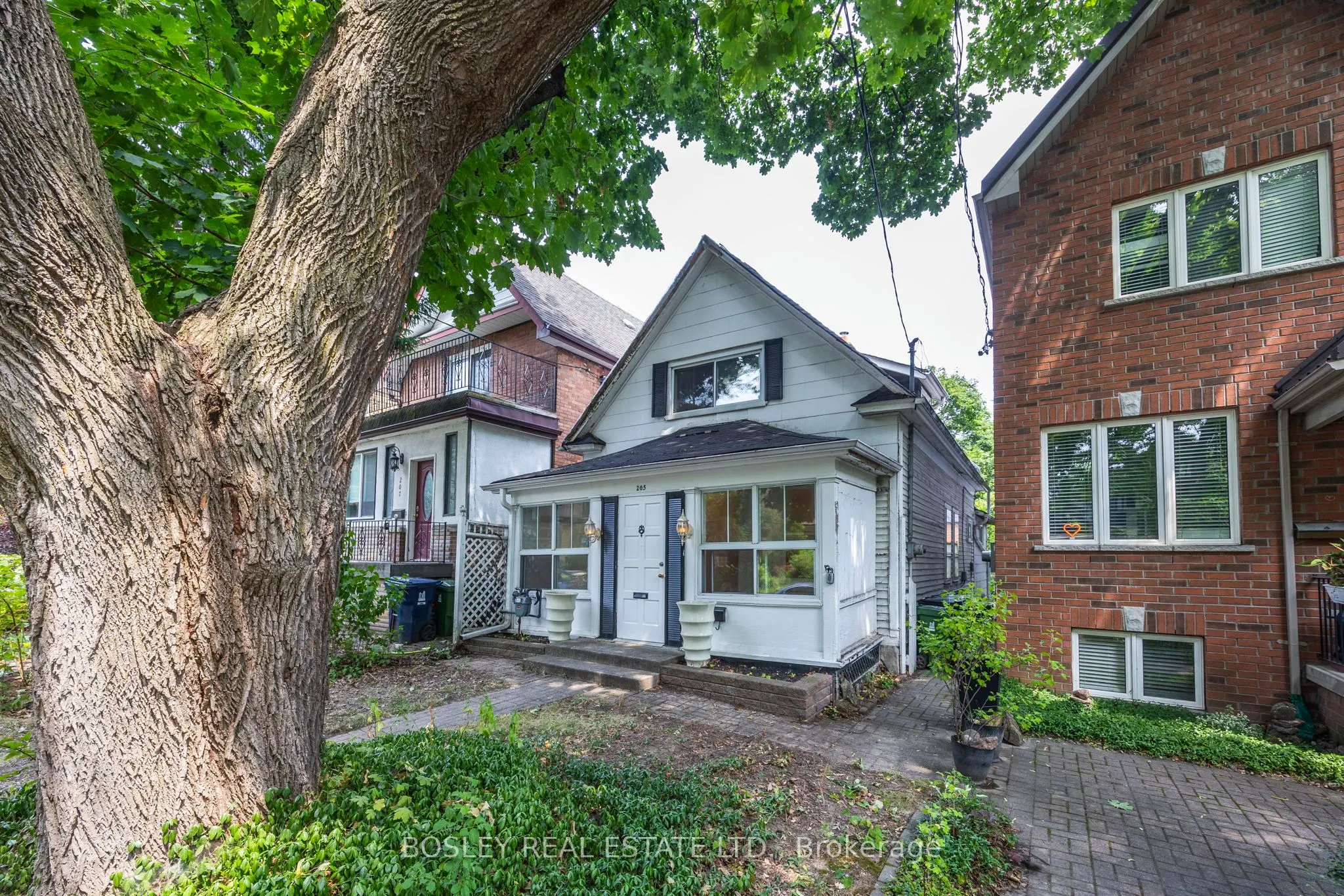 205 Wychwood Avenue