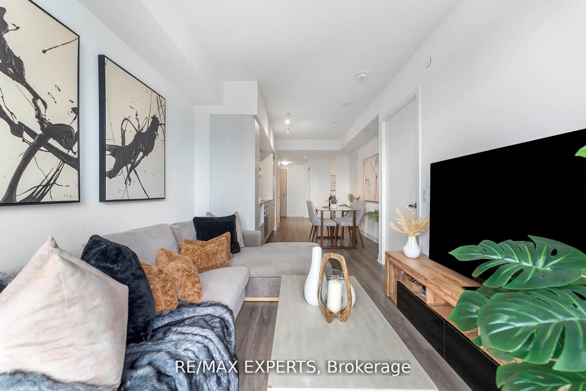 138 Downes Street, #3302