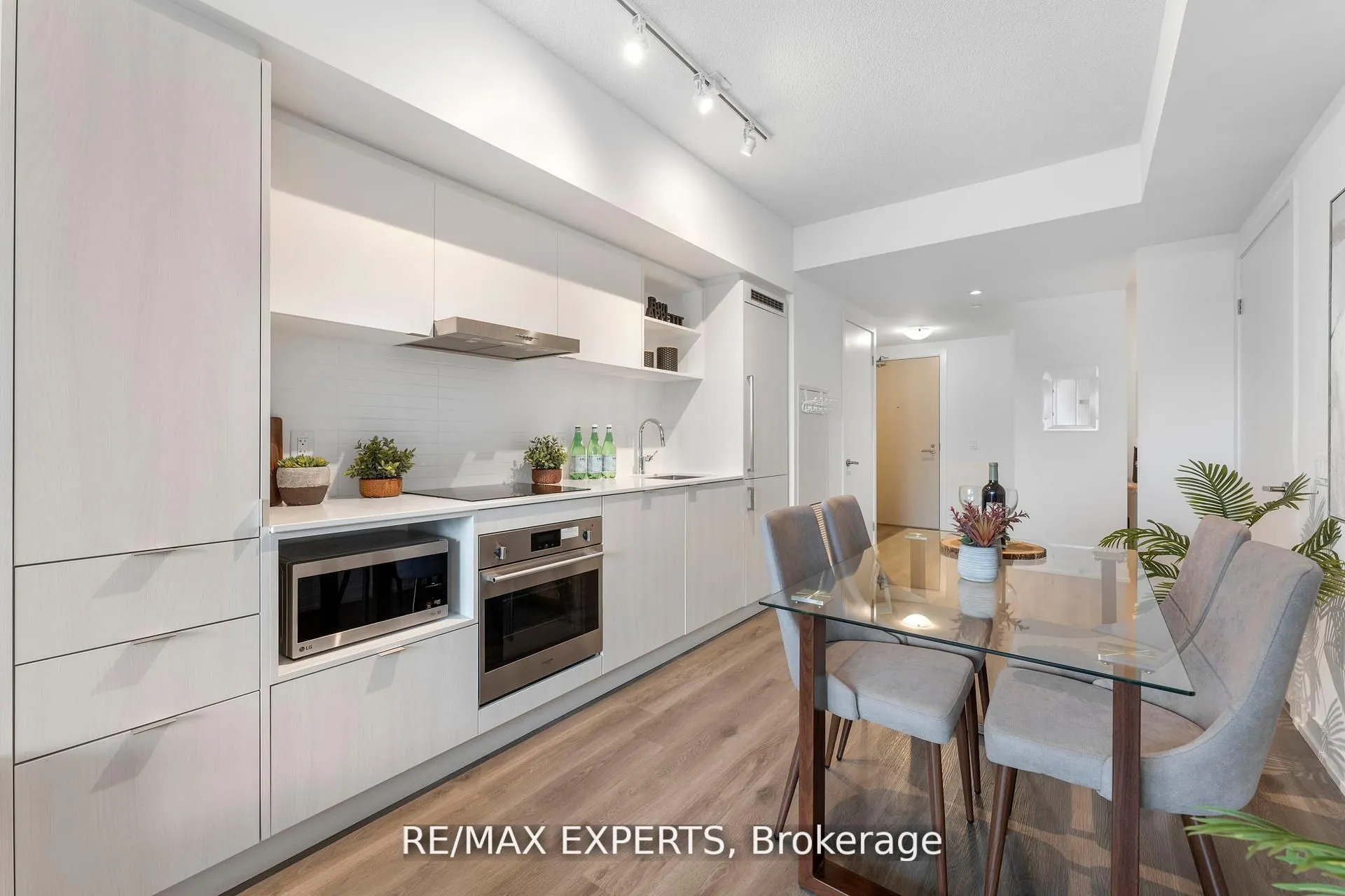 138 Downes Street, #3302