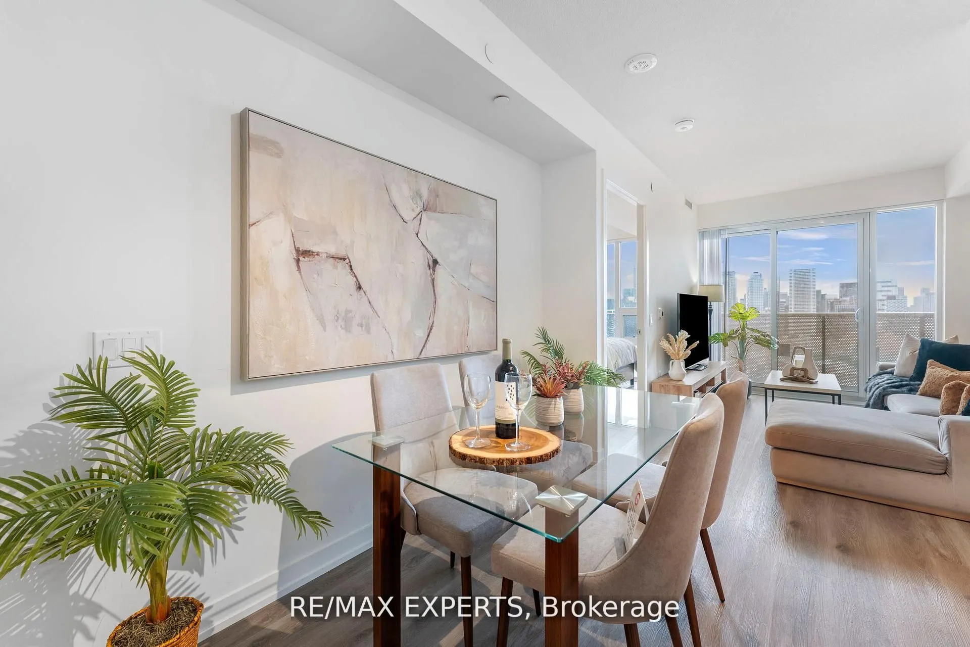 138 Downes Street, #3302