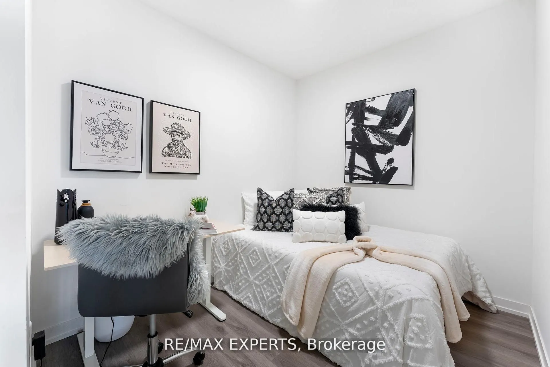 138 Downes Street, #3302