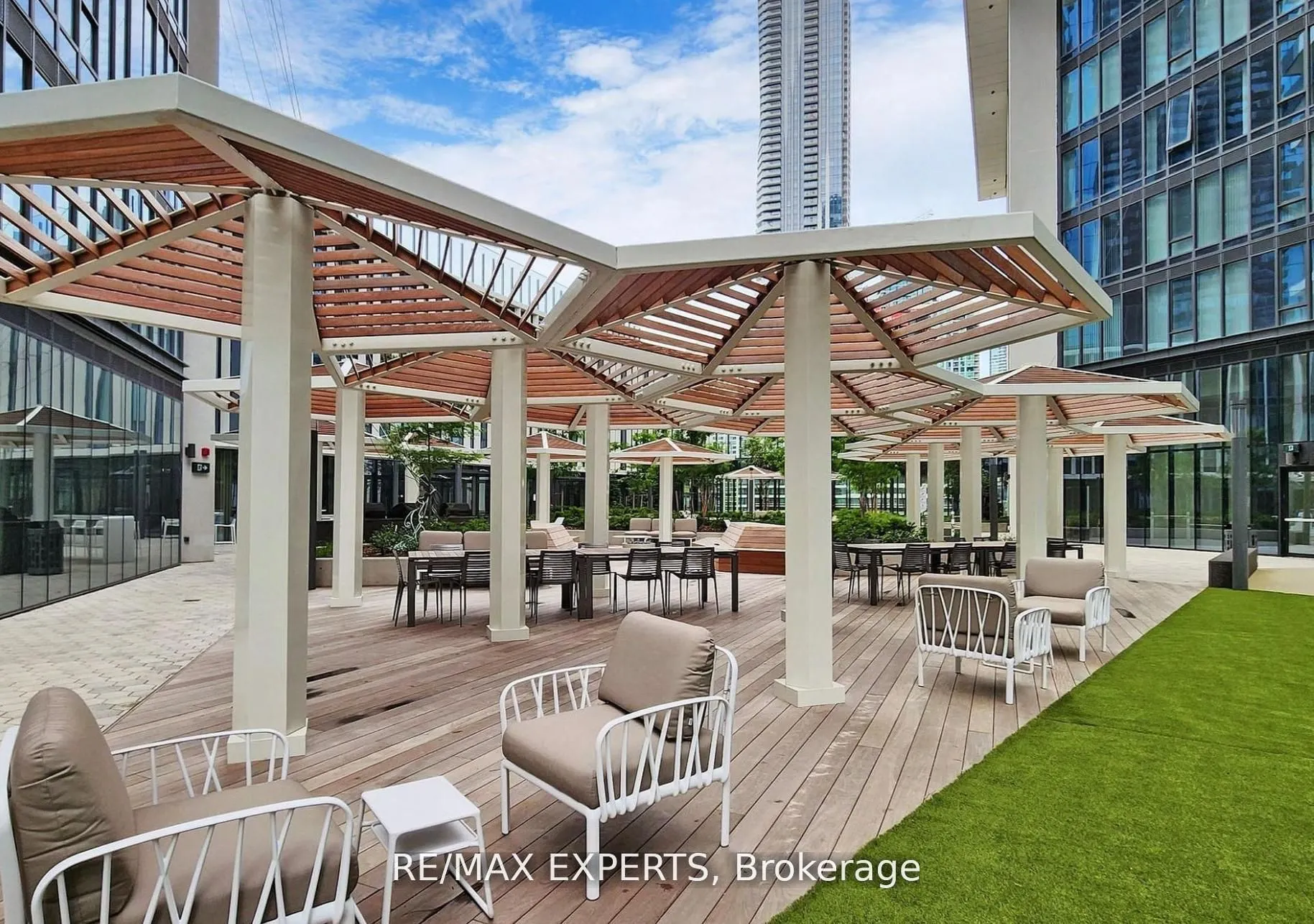 138 Downes Street, #3302