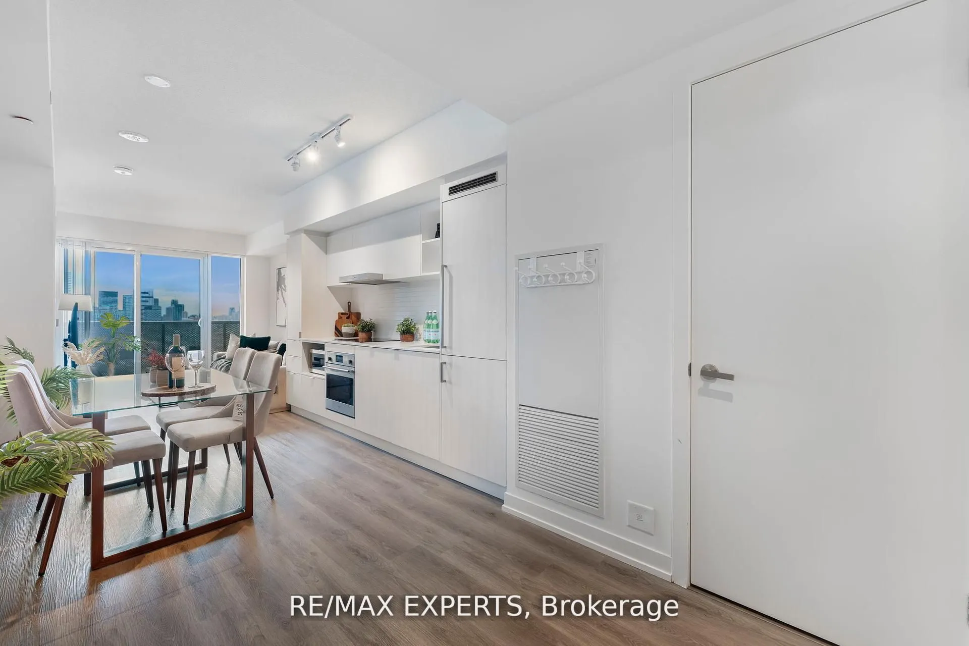 138 Downes Street, #3302