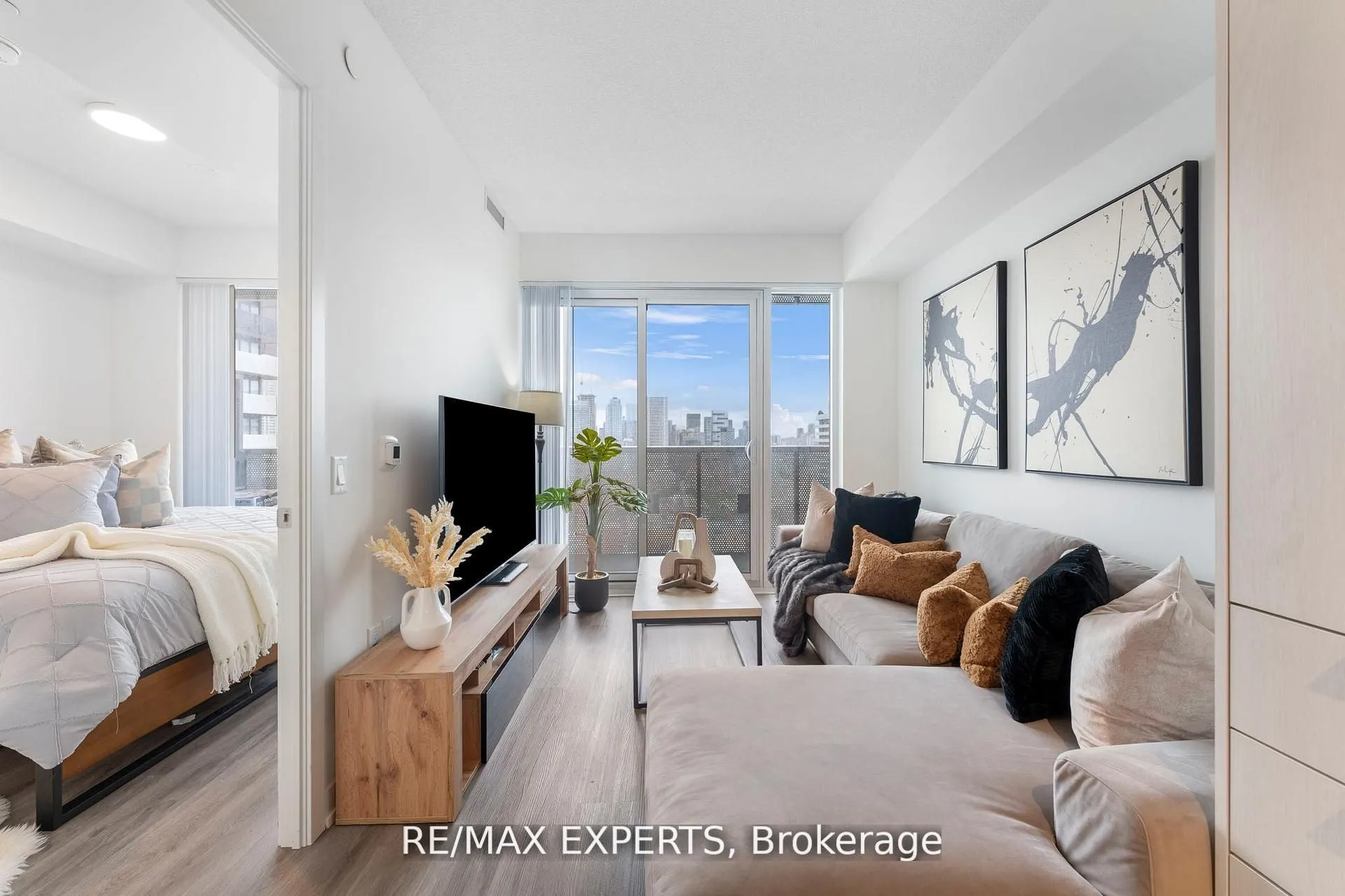 138 Downes Street, #3302