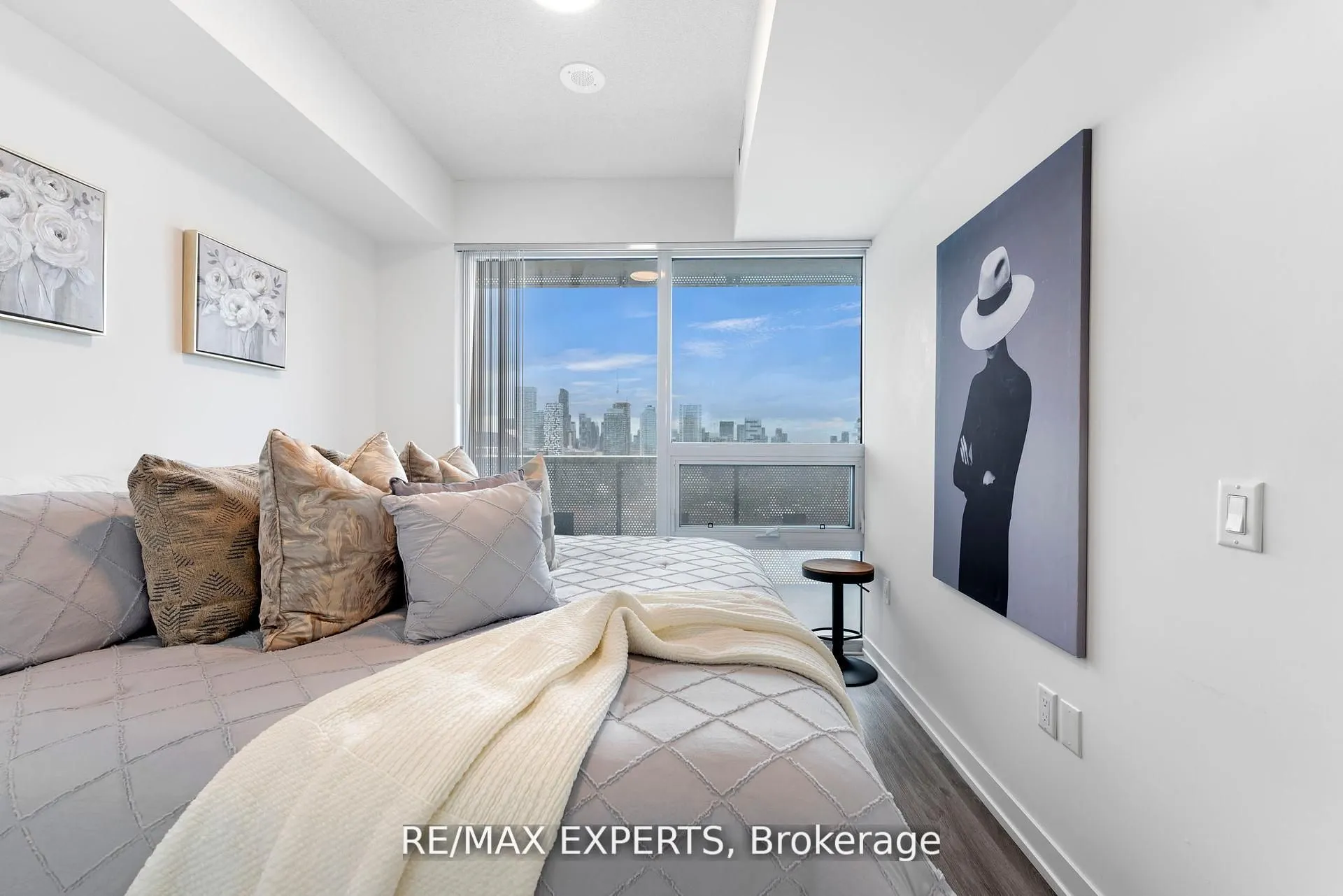 138 Downes Street, #3302