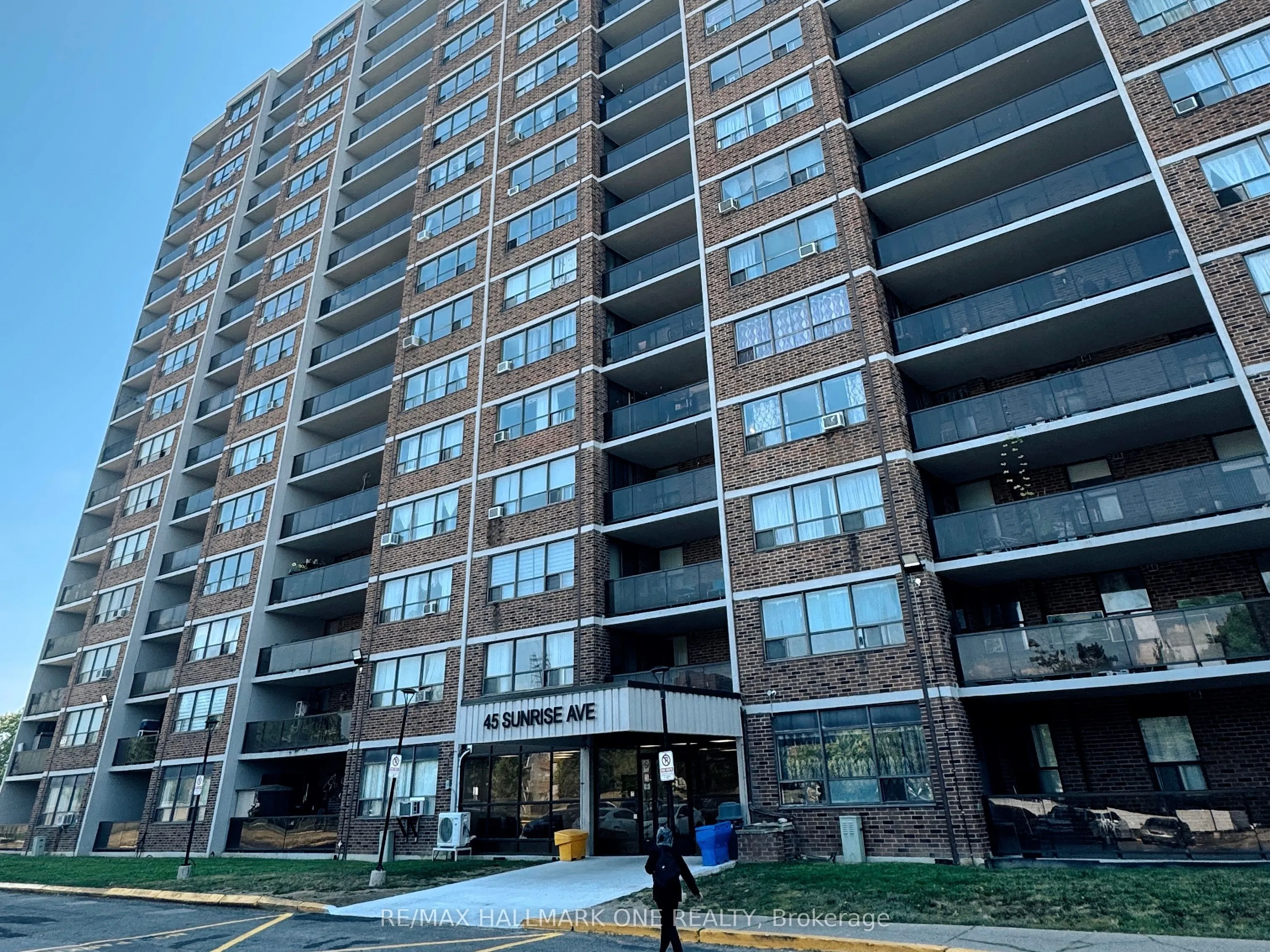45 Sunrise Avenue E, #904