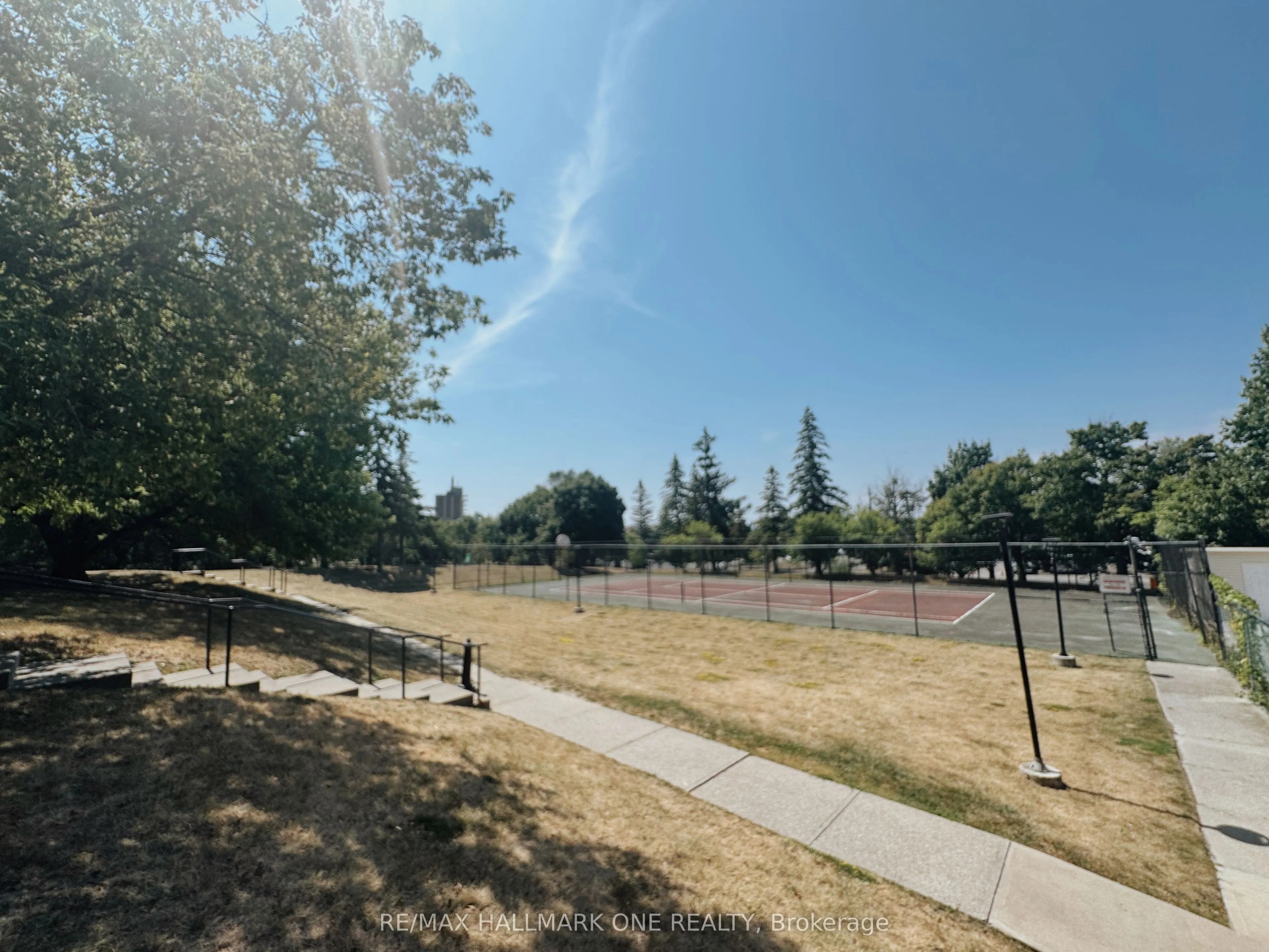 45 Sunrise Avenue E, #904
