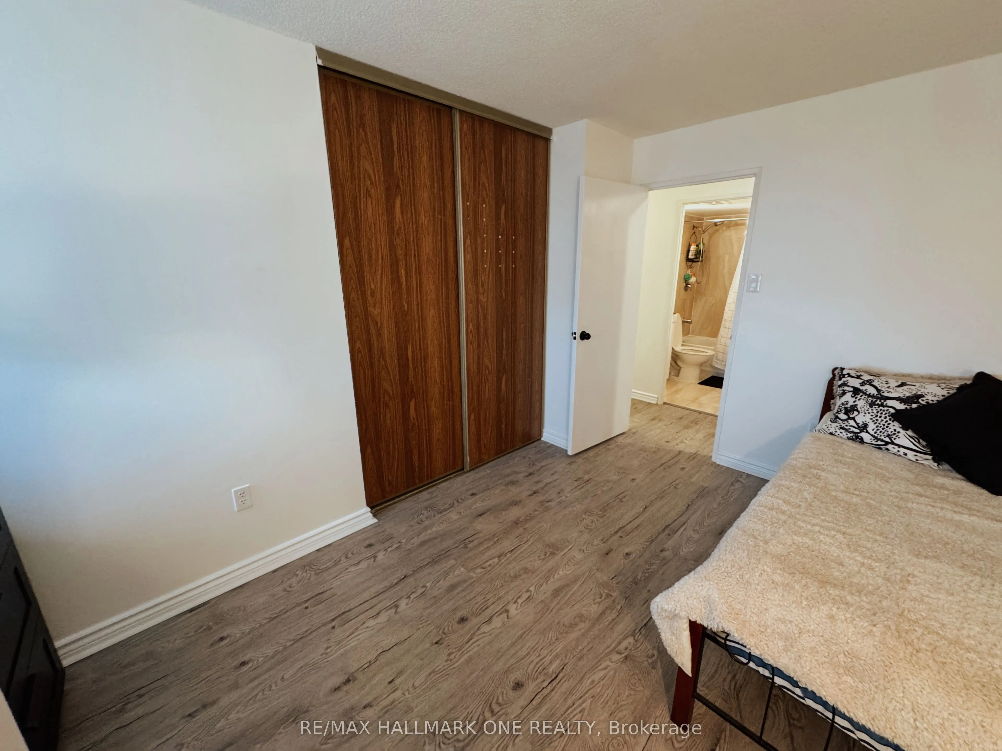 45 Sunrise Avenue E, #904