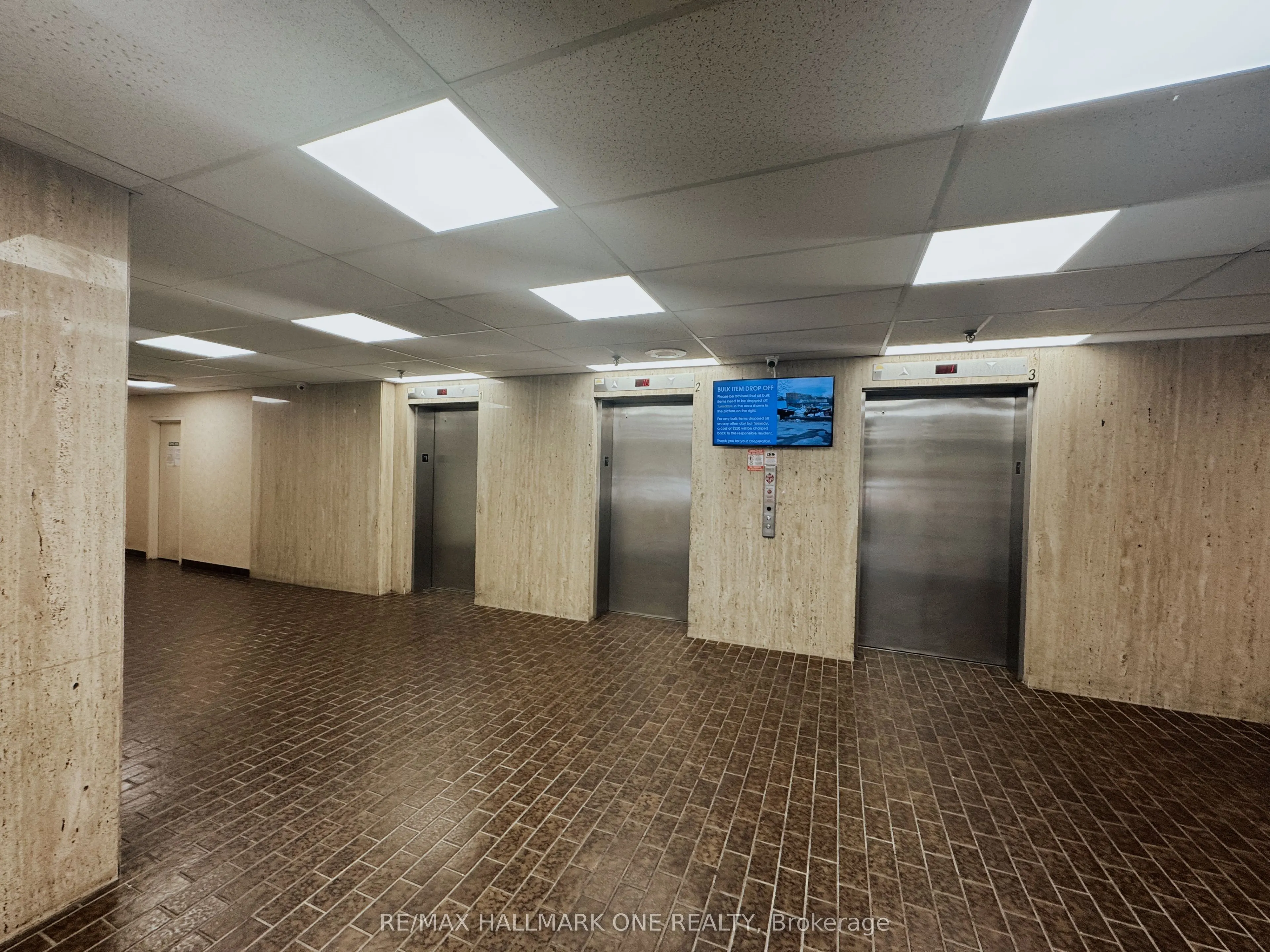 45 Sunrise Avenue E, #904