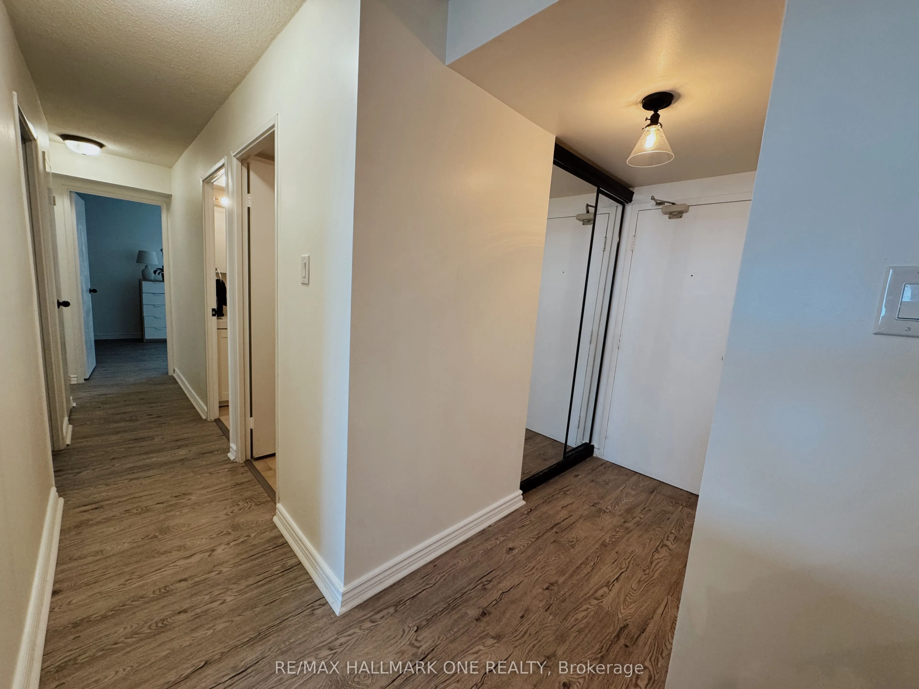 45 Sunrise Avenue E, #904