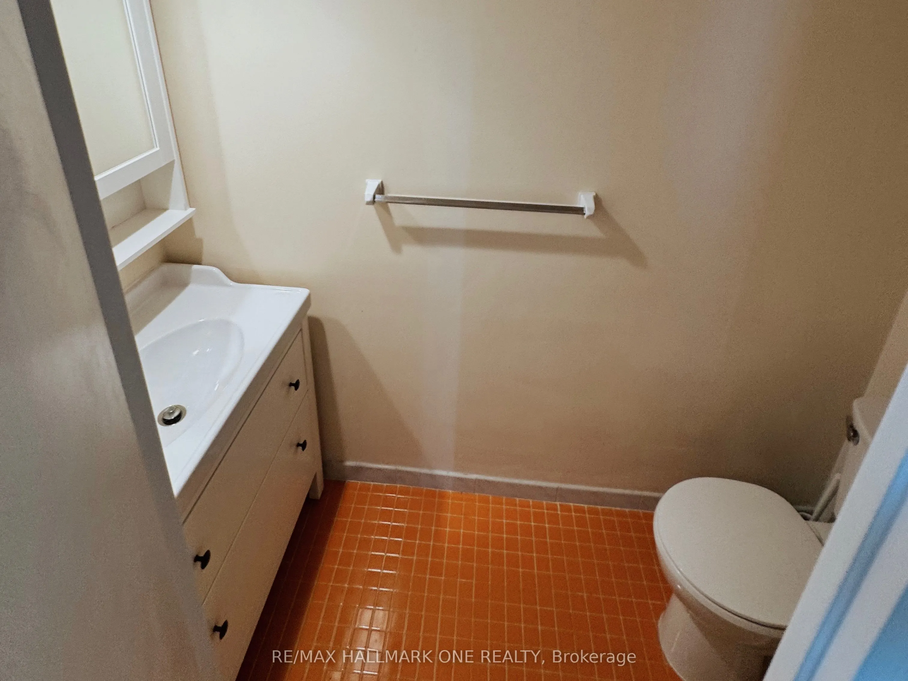 45 Sunrise Avenue E, #904