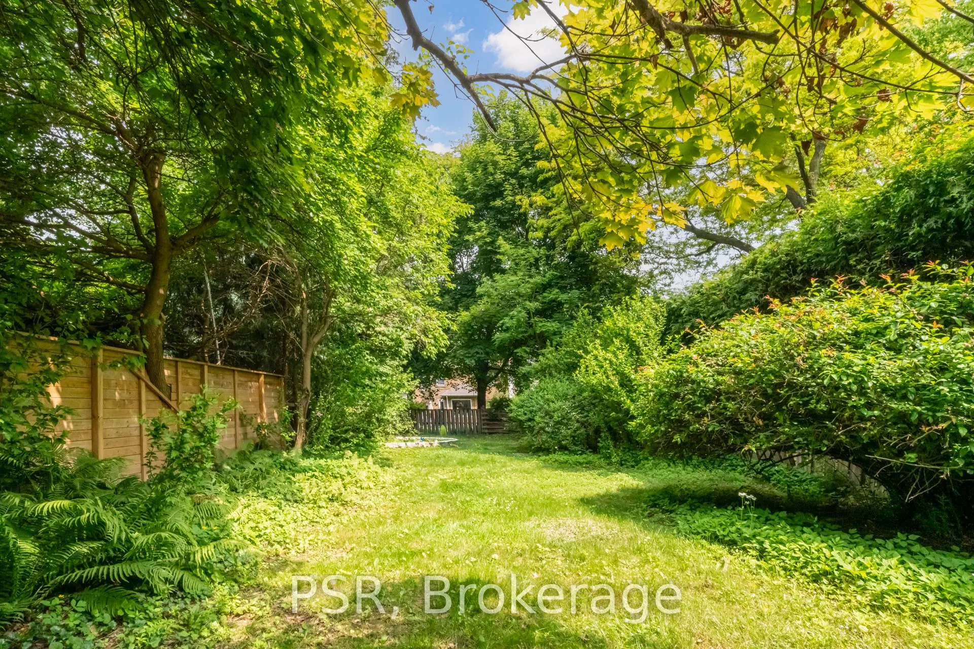 2 Aldbury Gardens
