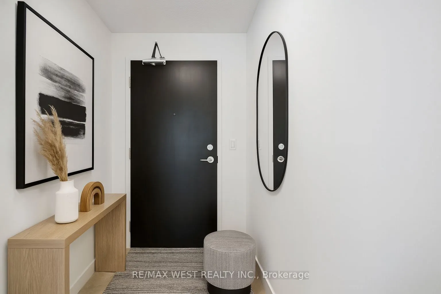 18 Yonge Street, #710