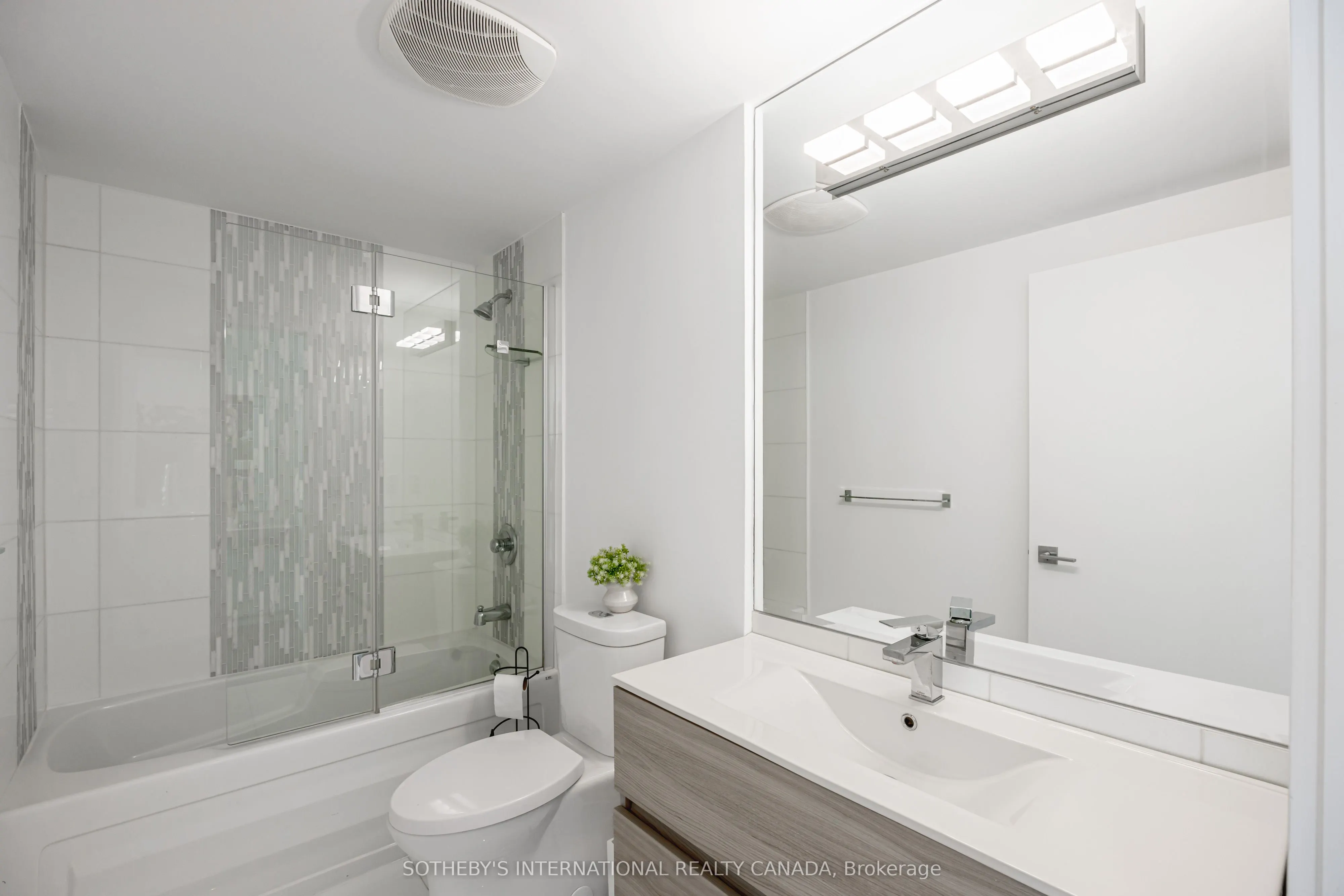 438 King Street W, #1901