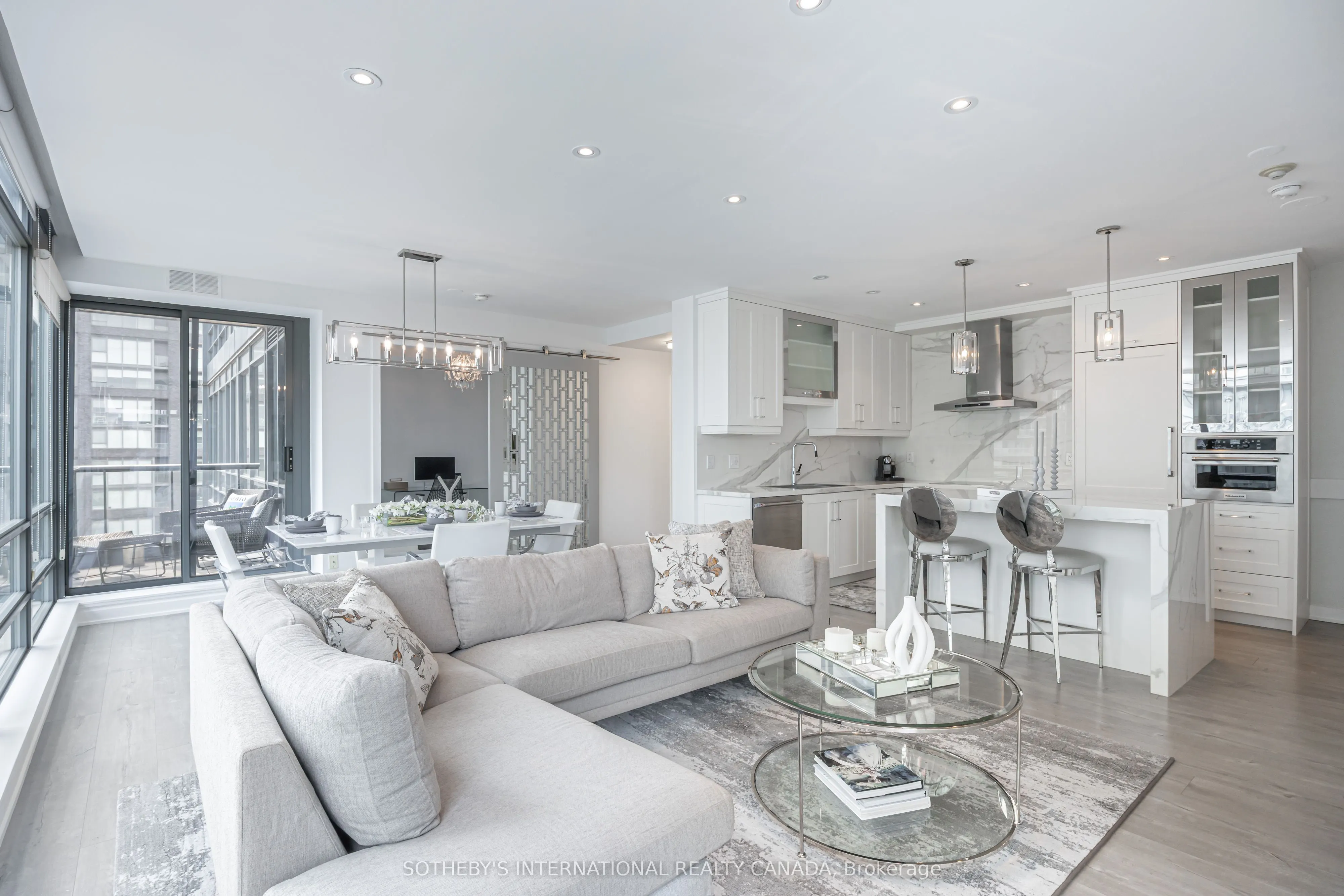 438 King Street W, #1901