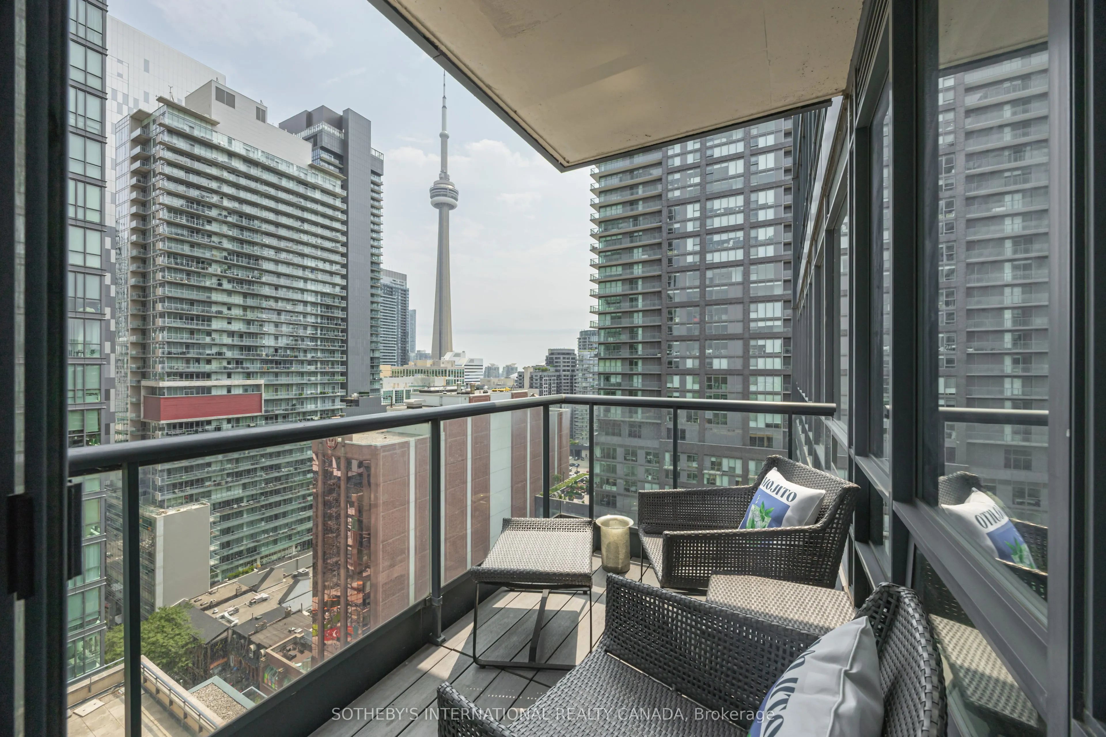 438 King Street W, #1901