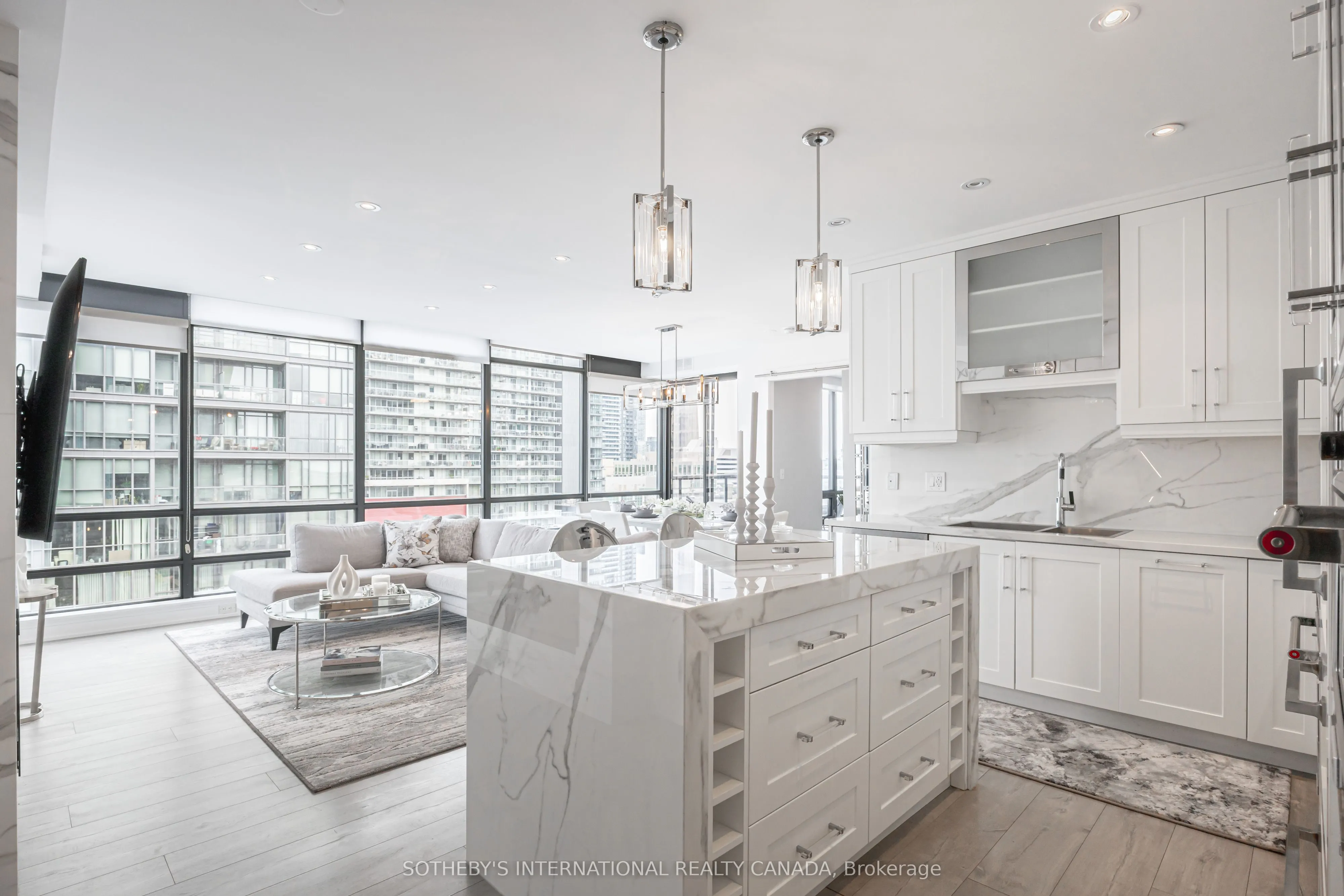 438 King Street W, #1901