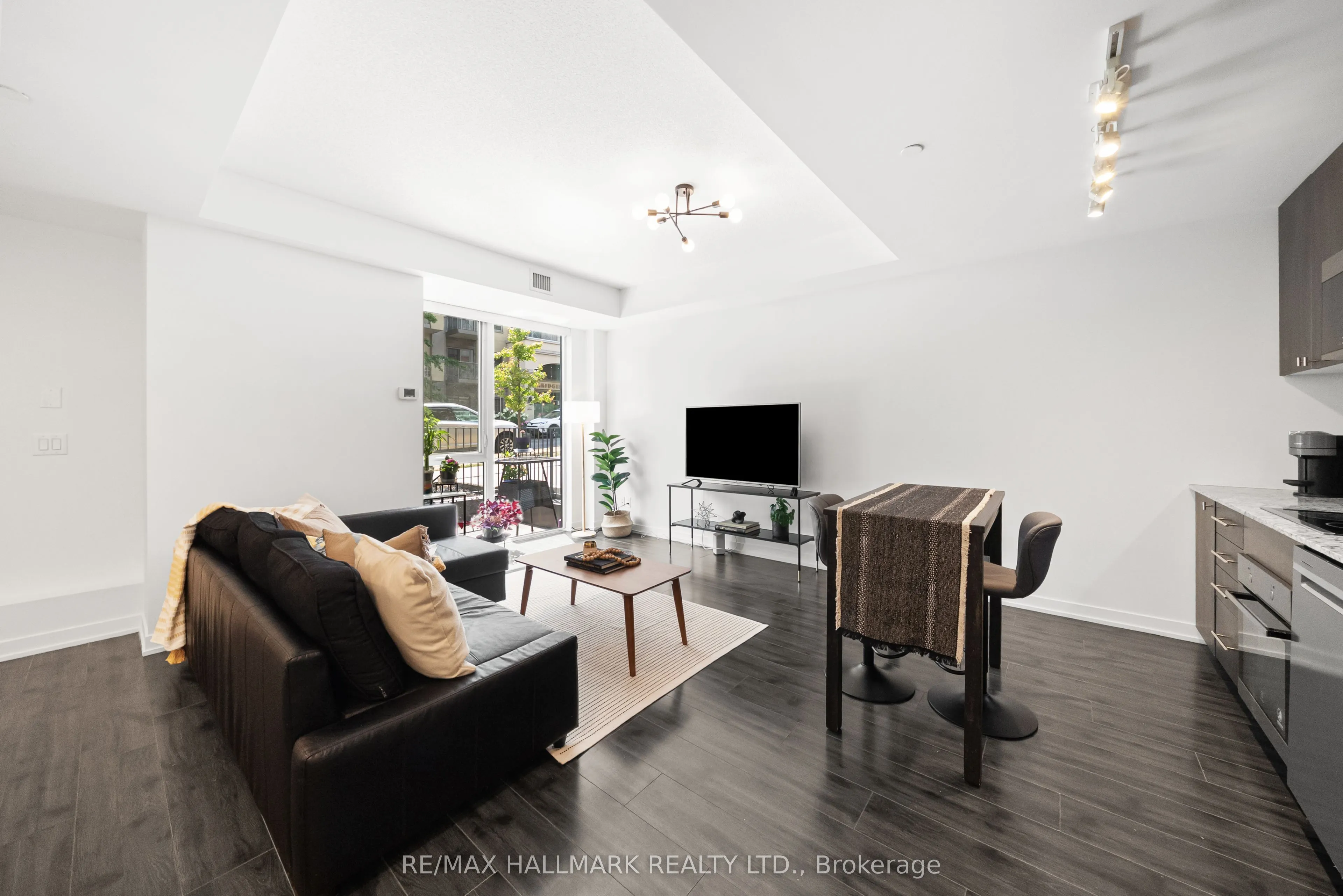 18 Rean Drive, #103