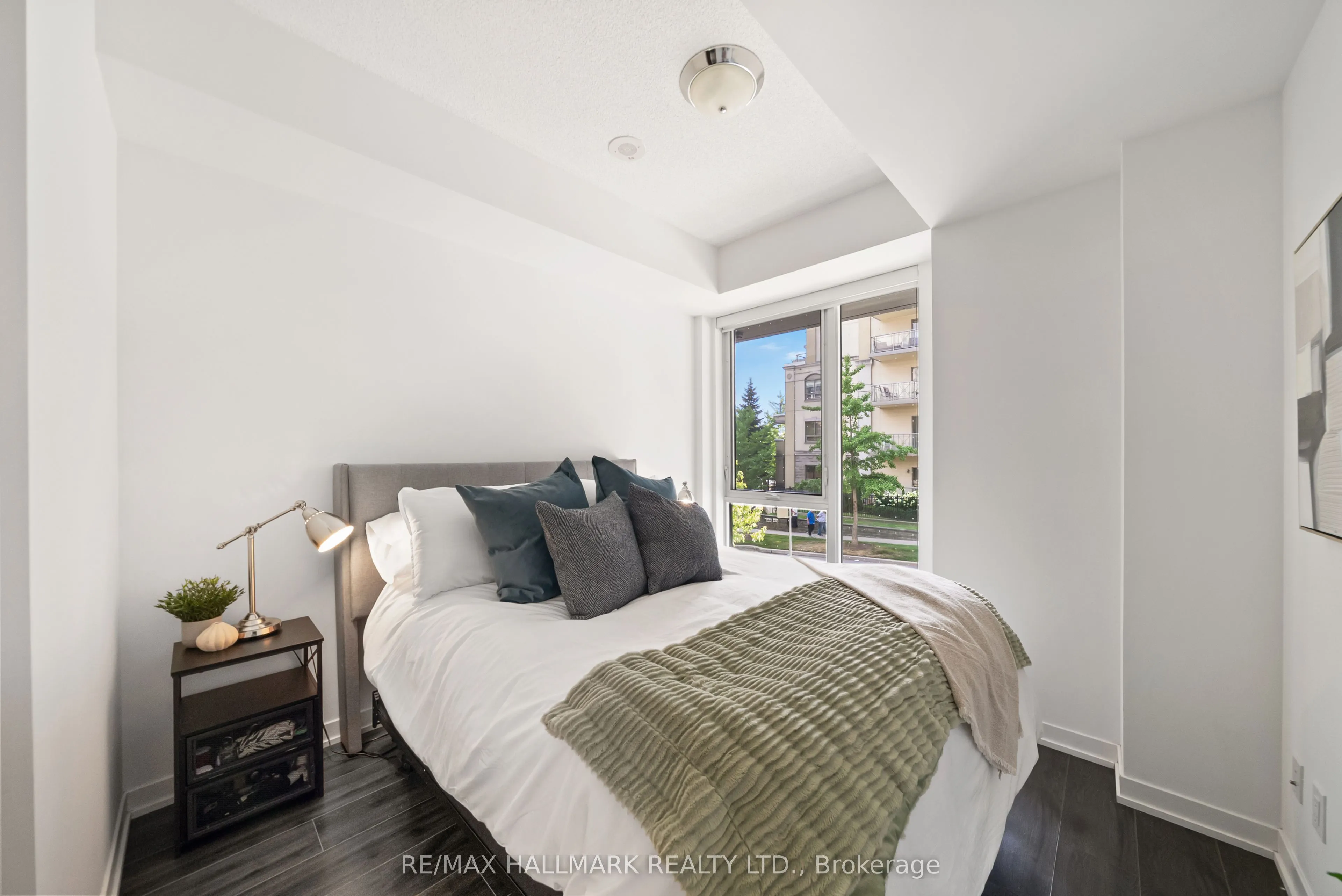18 Rean Drive, #103