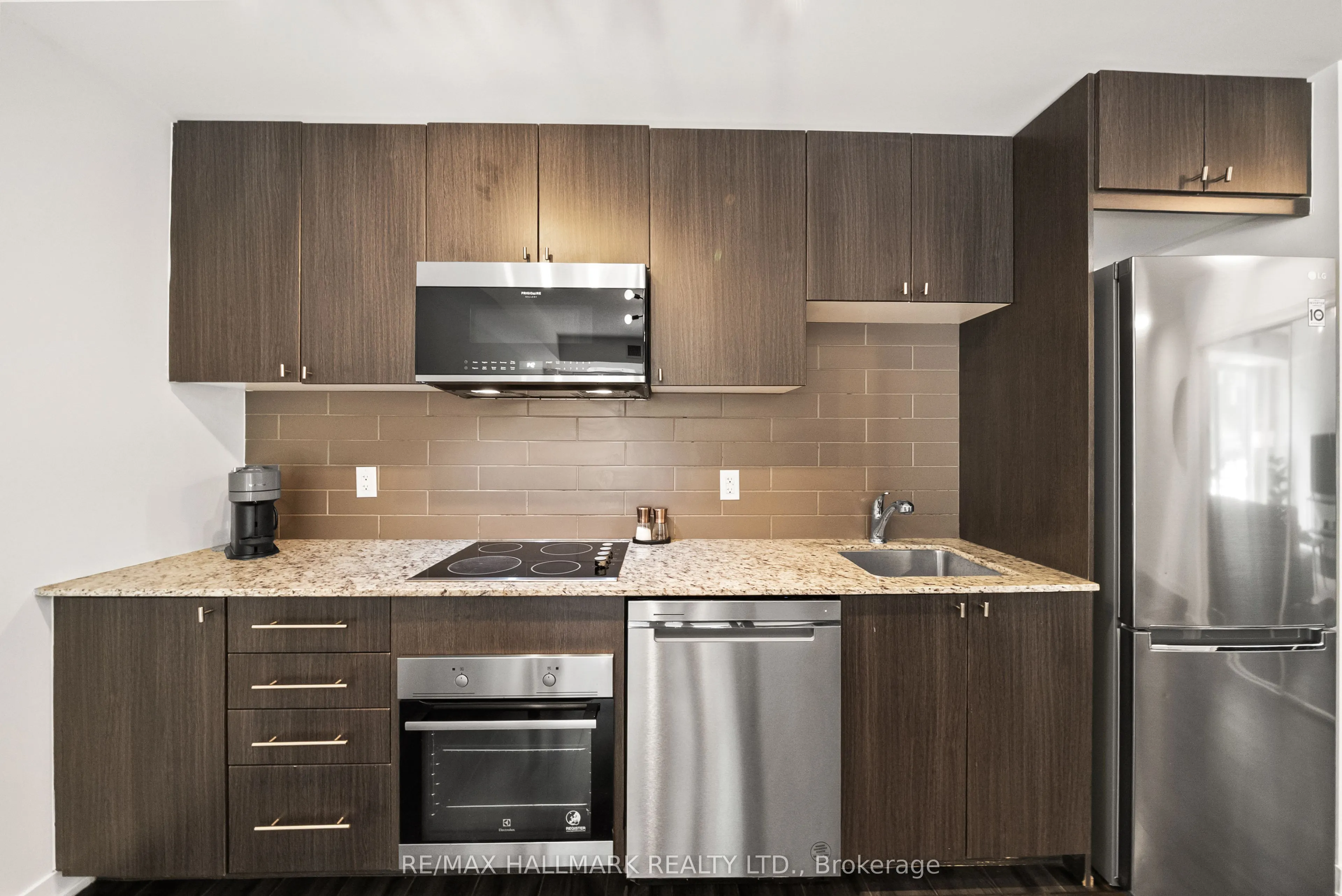 18 Rean Drive, #103