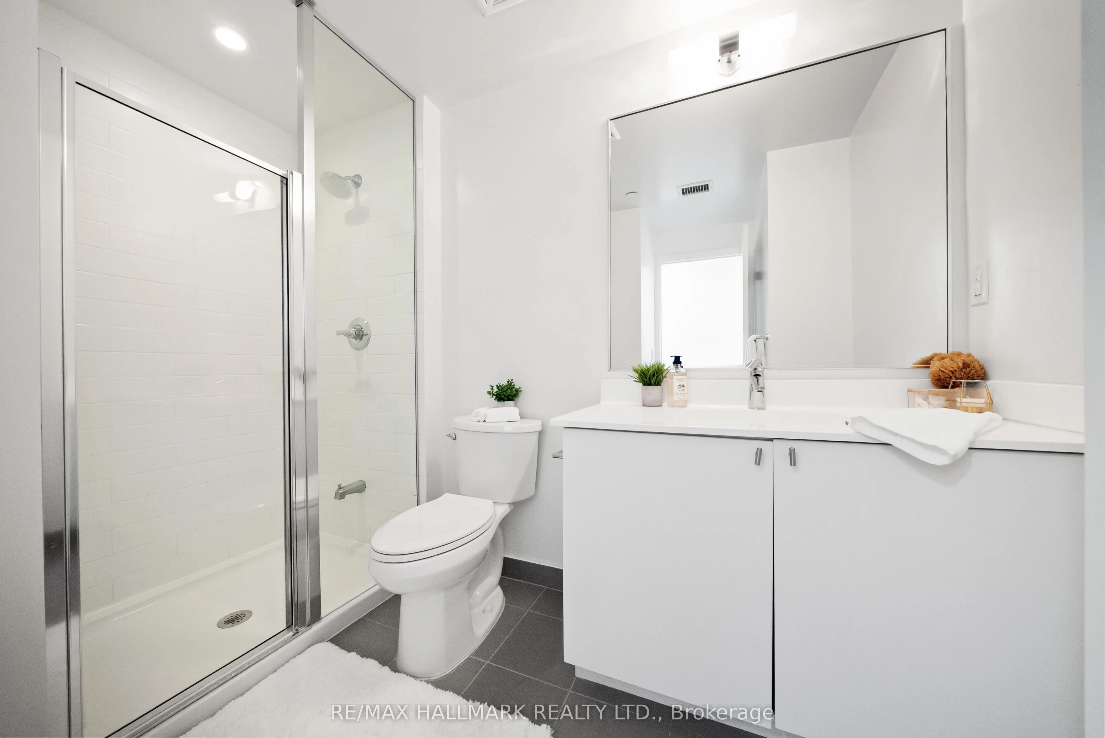 18 Rean Drive, #103