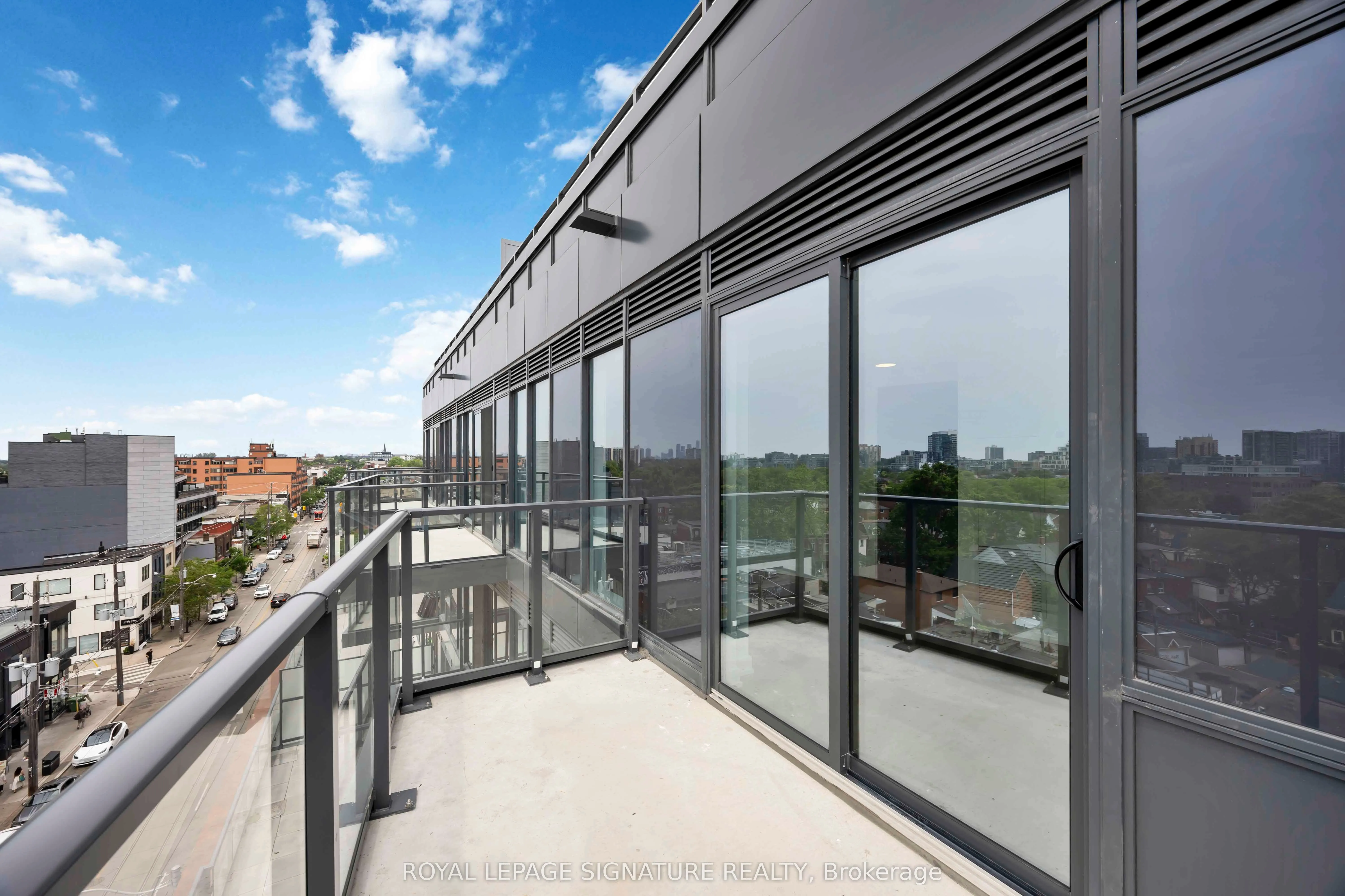 1200 Dundas Street W, #803