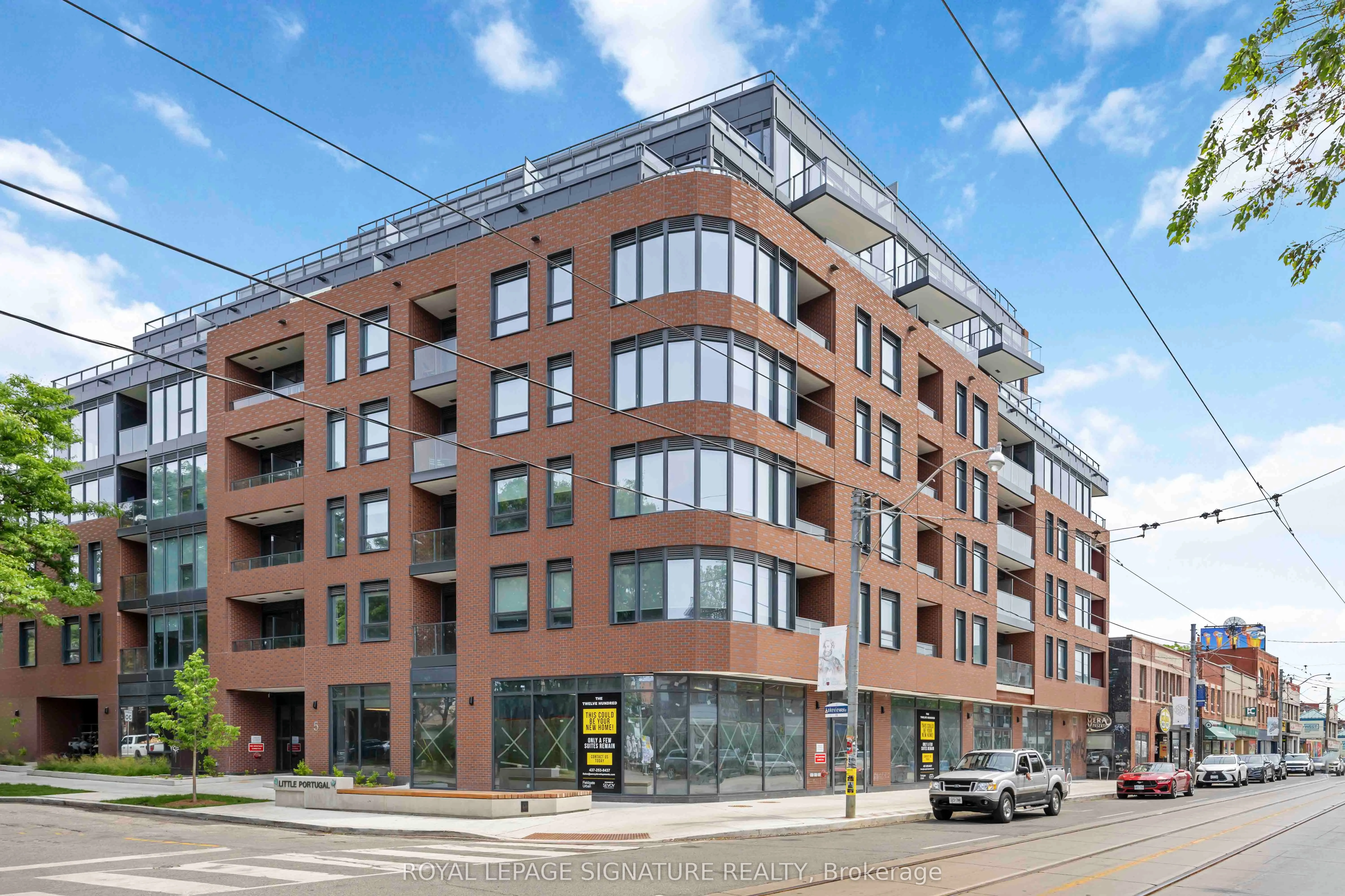 1200 Dundas Street W, #803