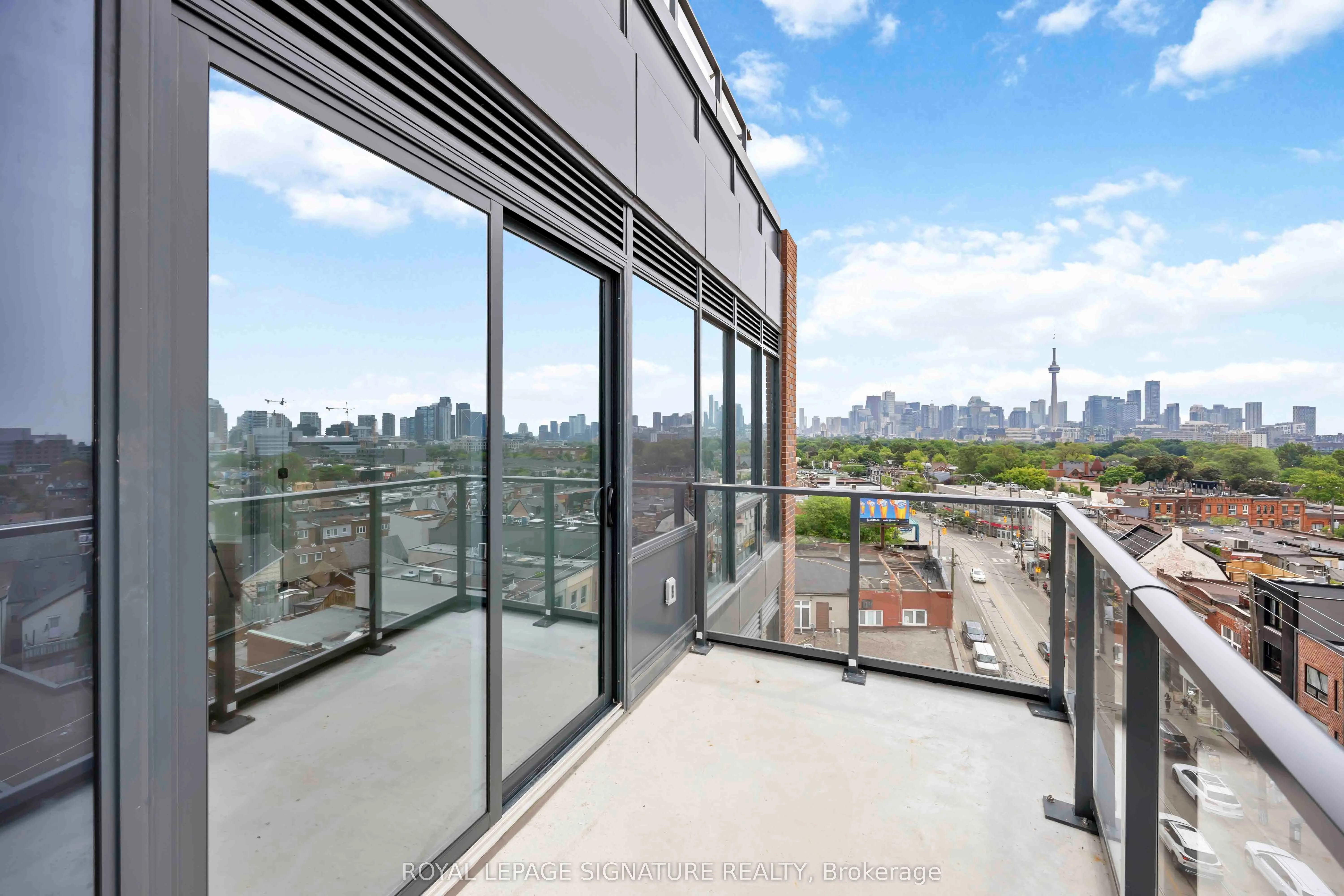 1200 Dundas Street W, #803