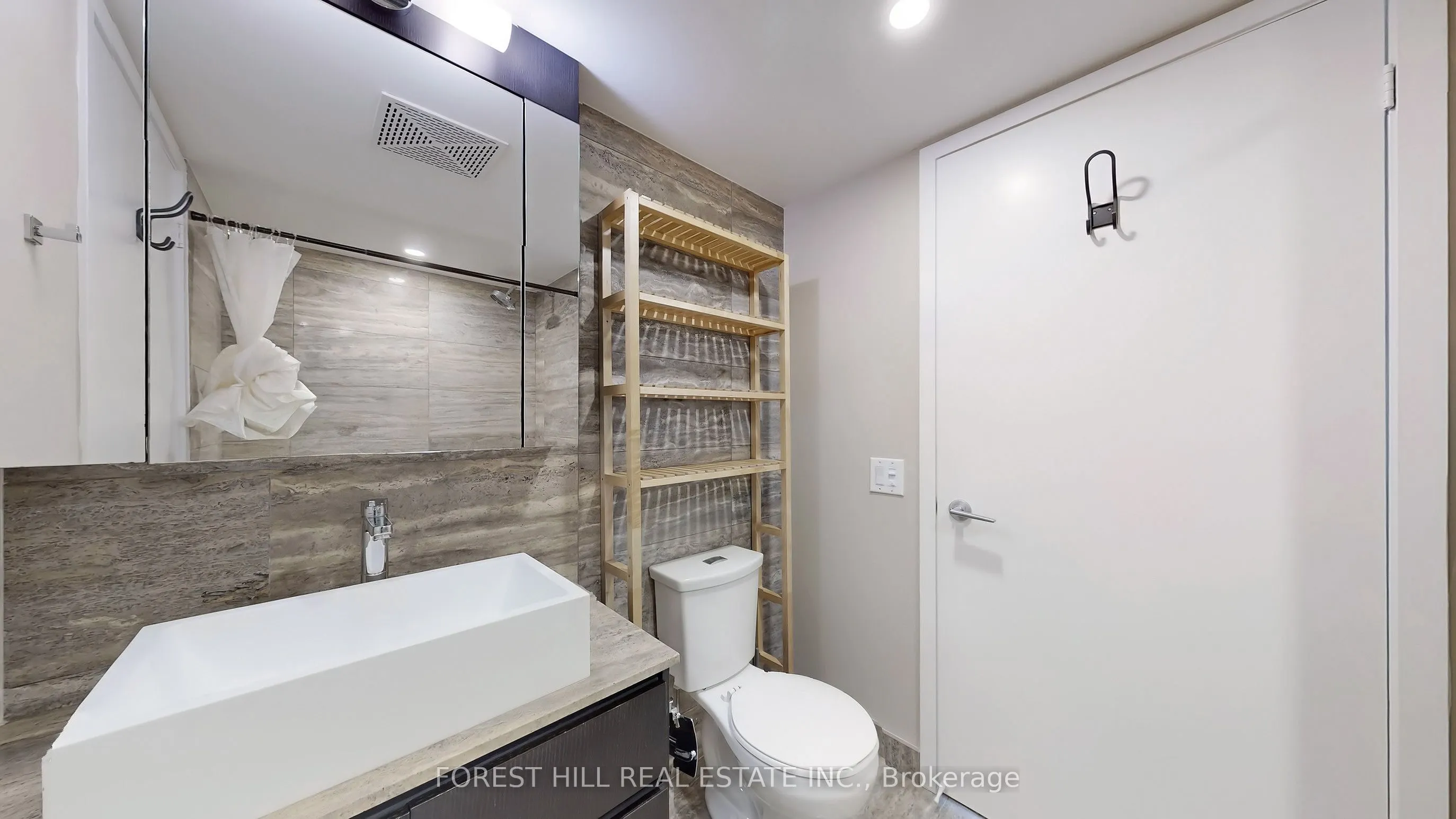 15 Iceboat Terrace, #2816