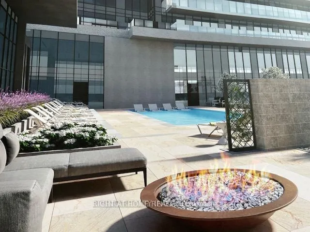 30 Inn on the Park Drive E, #3906