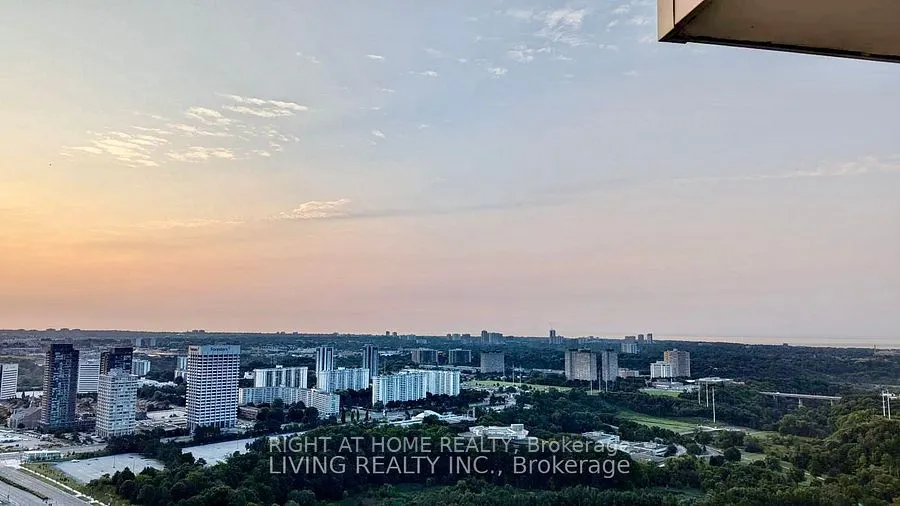 30 Inn on the Park Drive E, #3906