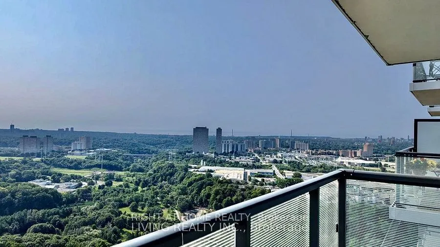 30 Inn on the Park Drive E, #3906