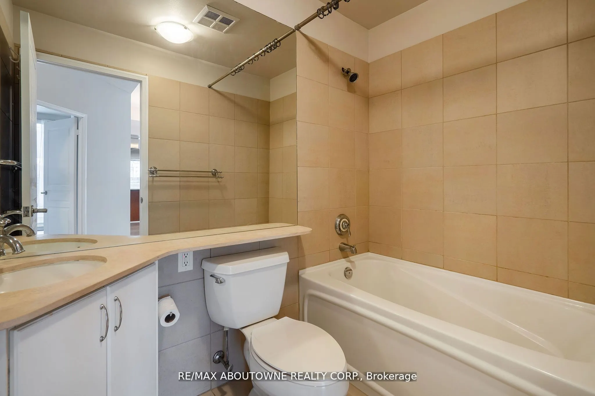 1121 Bay Street, #203
