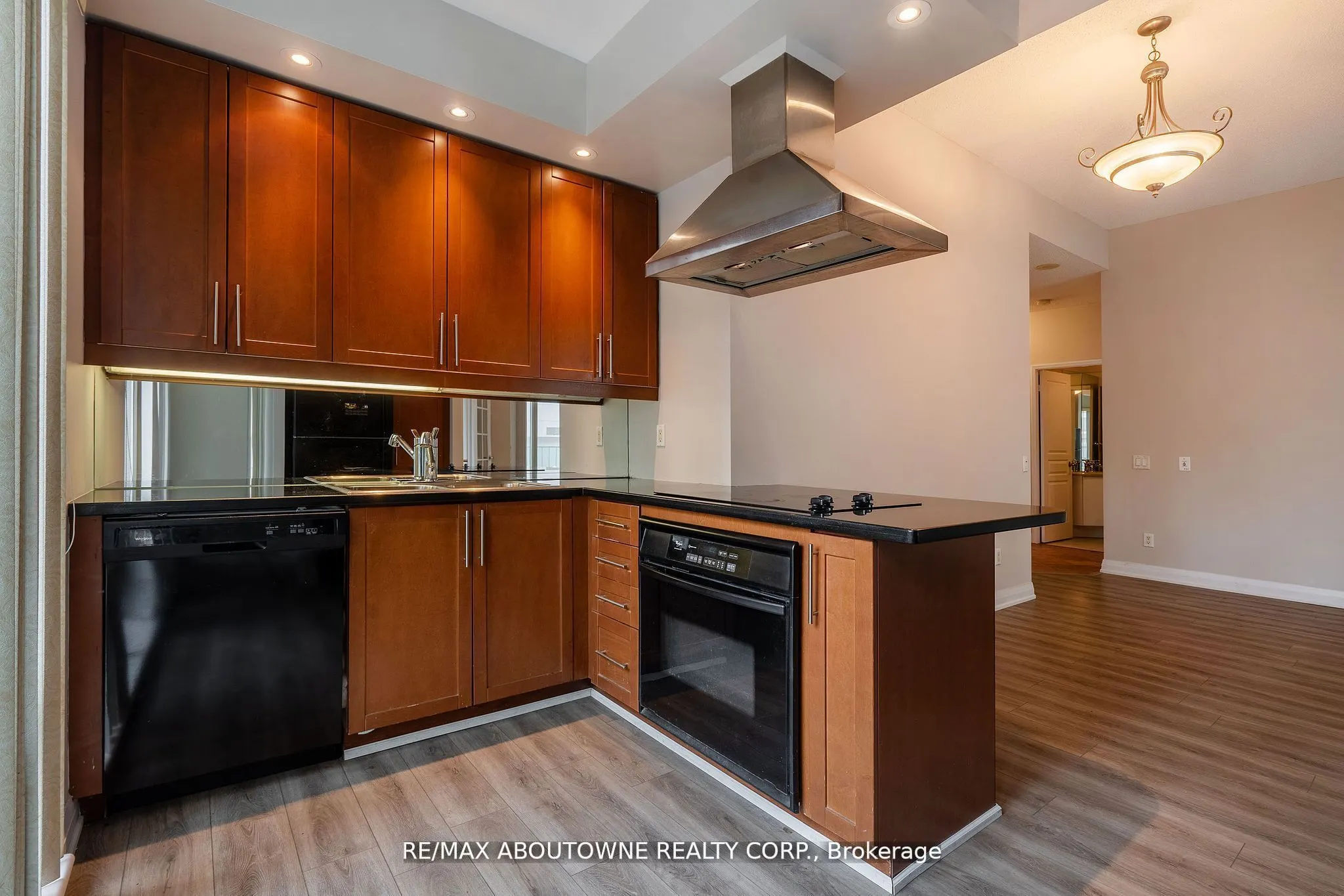 1121 Bay Street, #203
