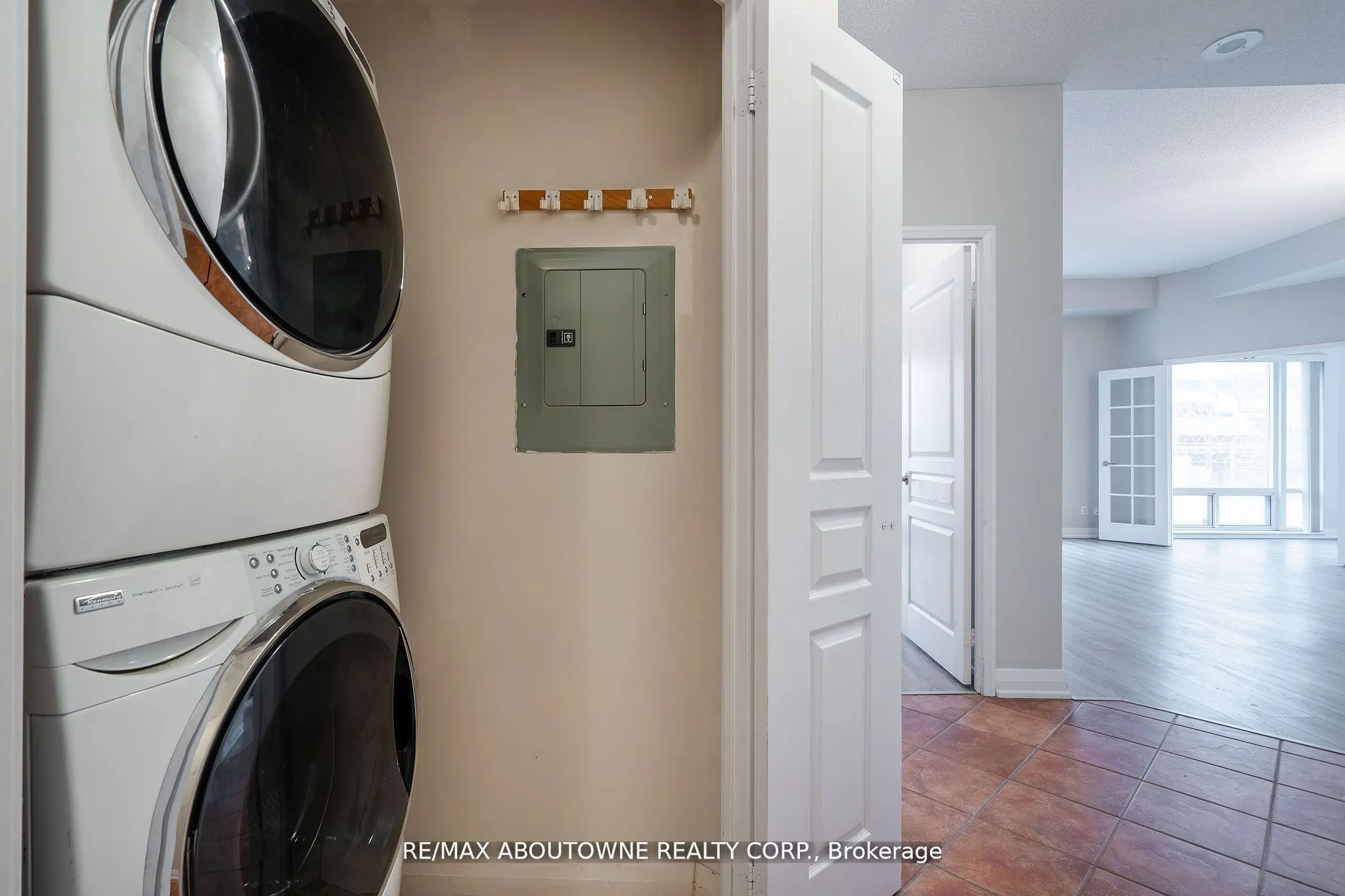 1121 Bay Street, #203