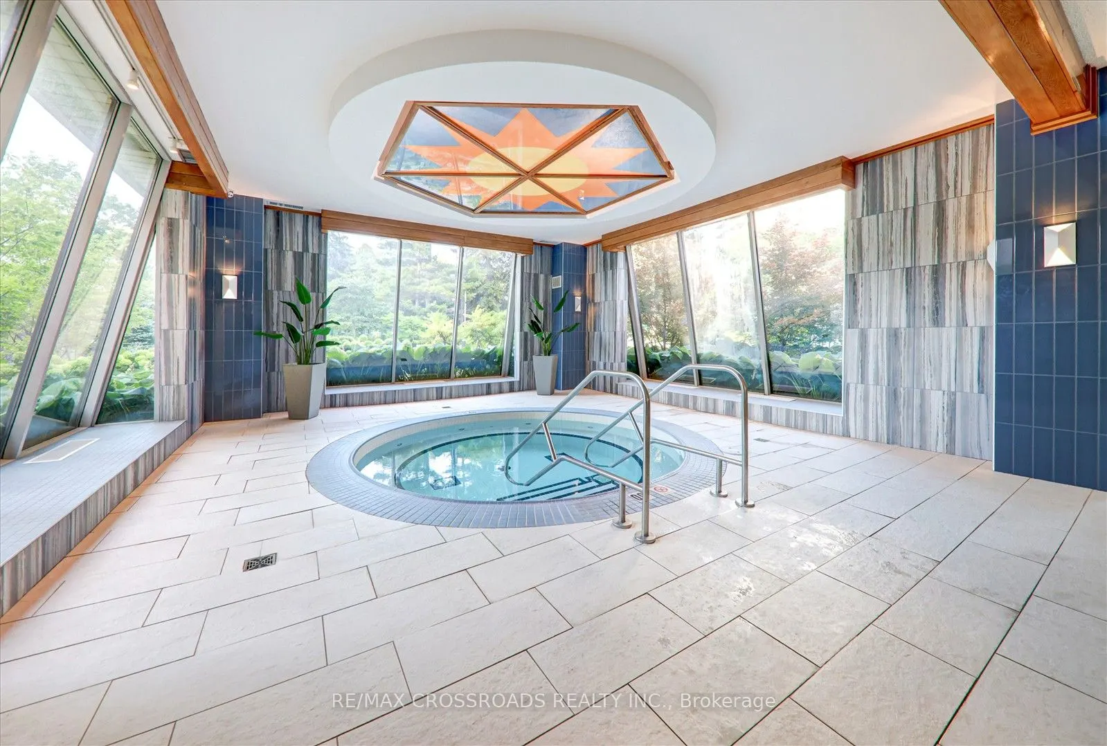 1 Concorde Place, #405