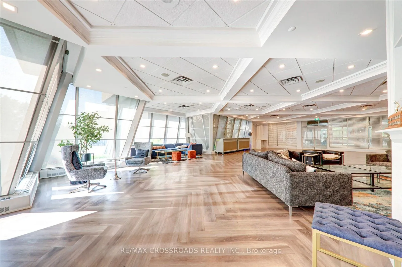 1 Concorde Place, #405