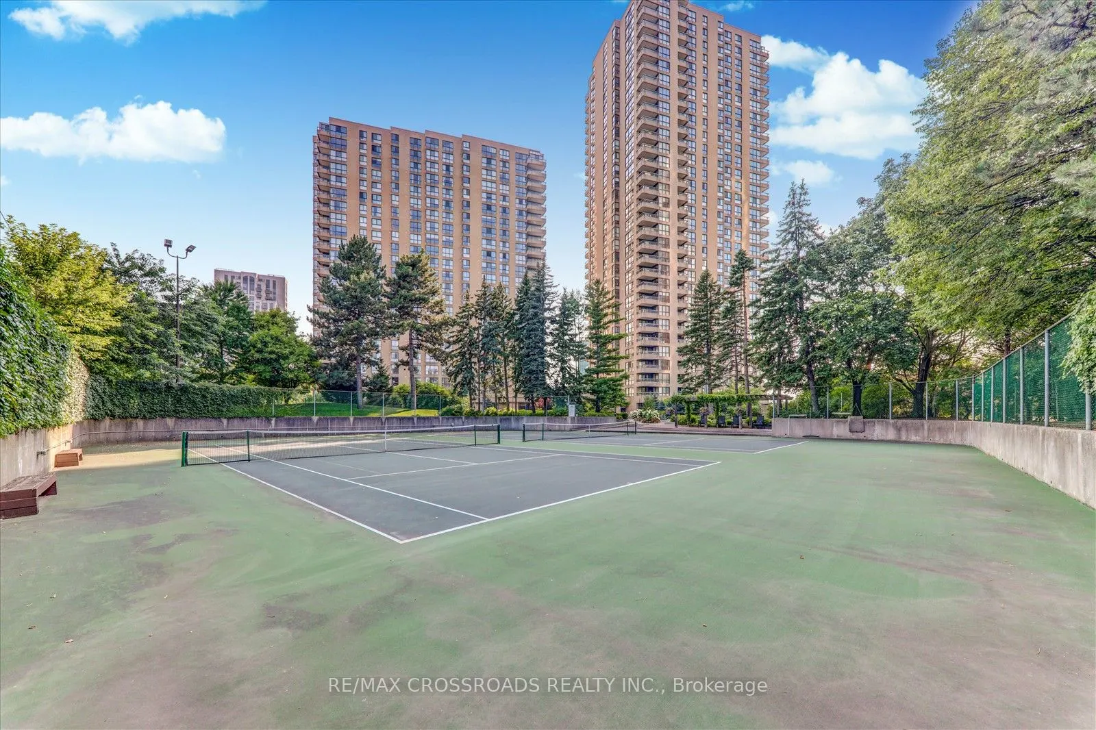 1 Concorde Place, #405