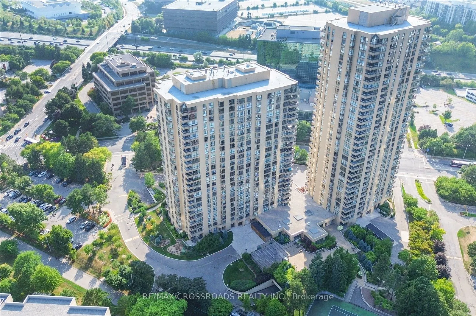 1 Concorde Place, #405