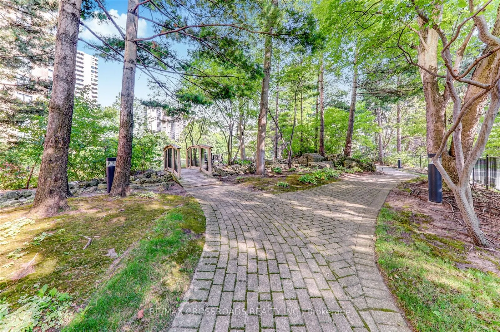 1 Concorde Place, #405